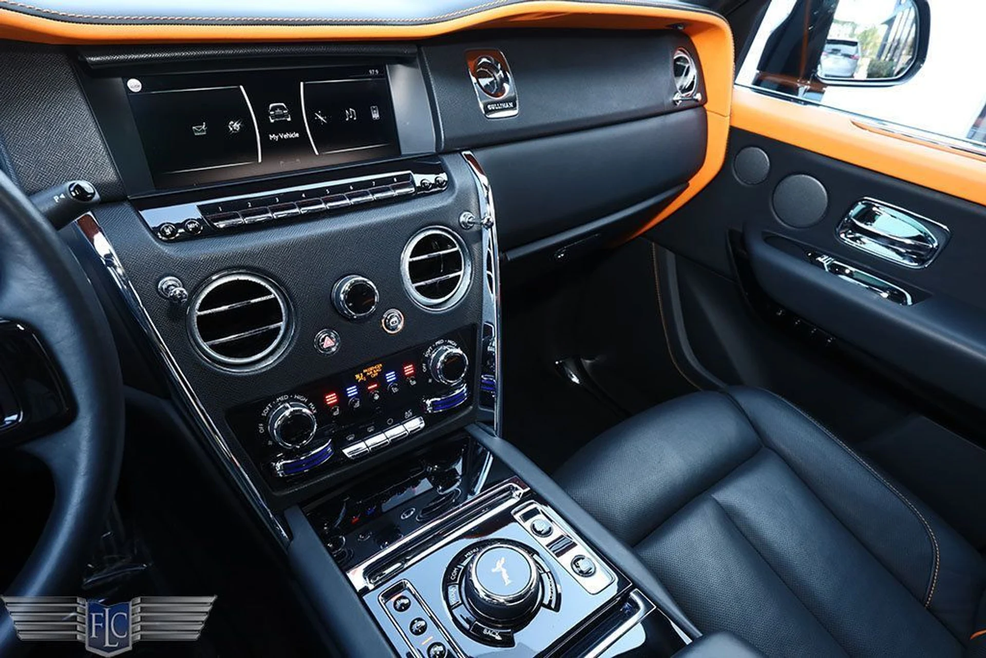 mph025_3301780318_used_2022_rolls_royce_cullinan_sportutility_6305_22954995_26_1024_6c49bcf8de