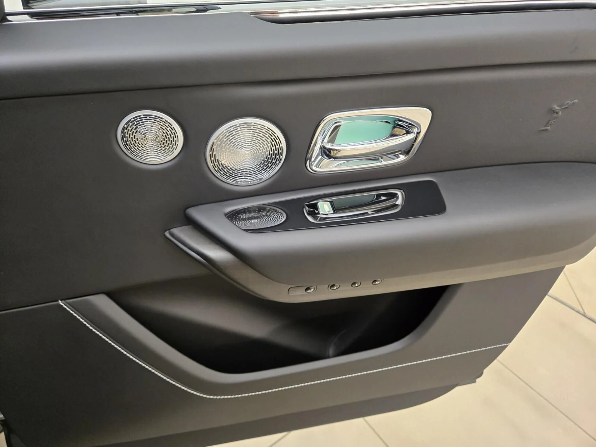 mph025_3301888077_New_2026_Rolls_Royce_Cullinan_1776489341_3b142c8450