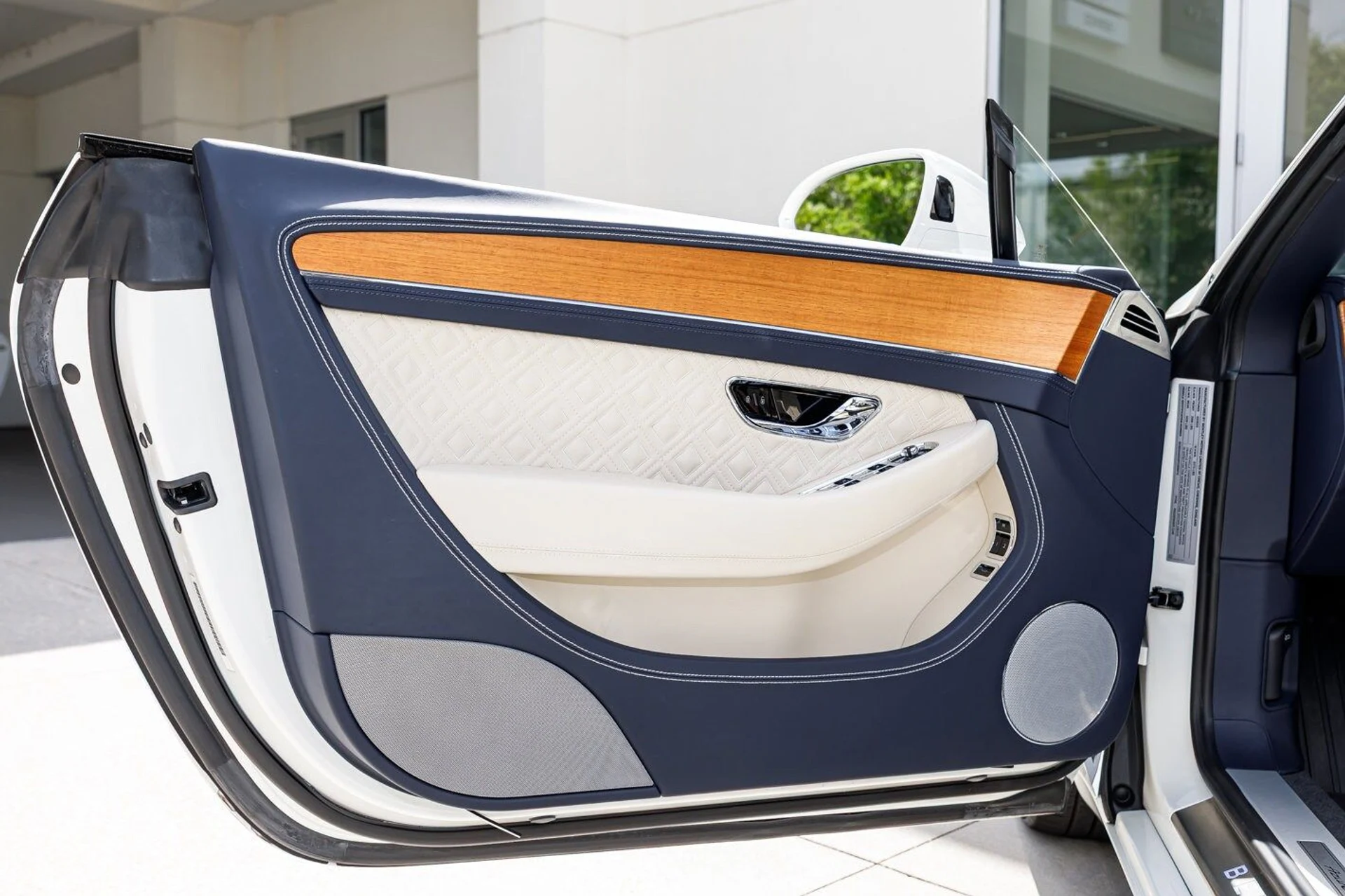 mph025_3303279845_71dc701d22add289f55044c3d7cad371x_7e80e0bf61