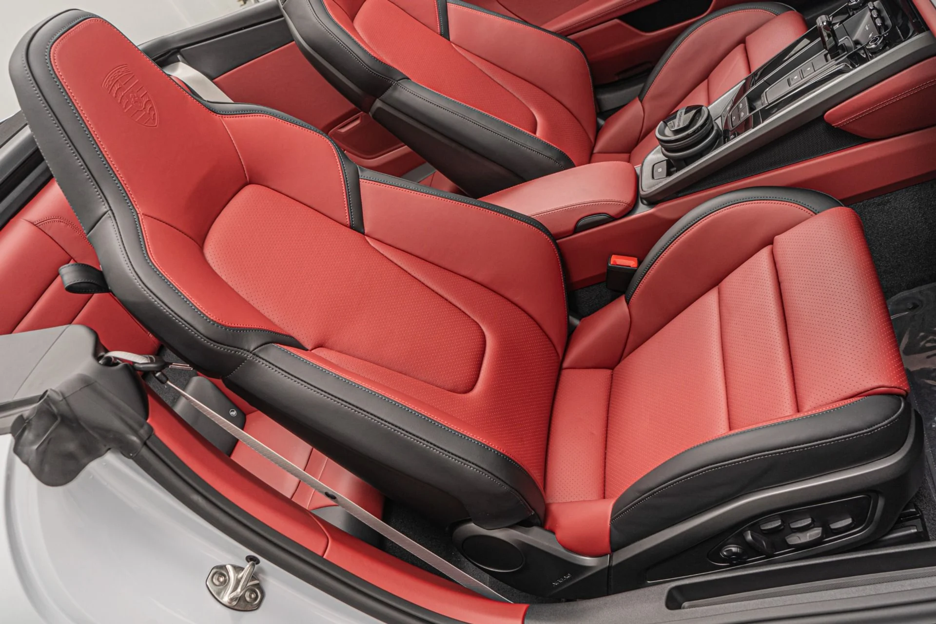 mph025_3303710529_Used_2026_Porsche_911_Carrera_S_Cabriolet_1756320785_aea6083edc