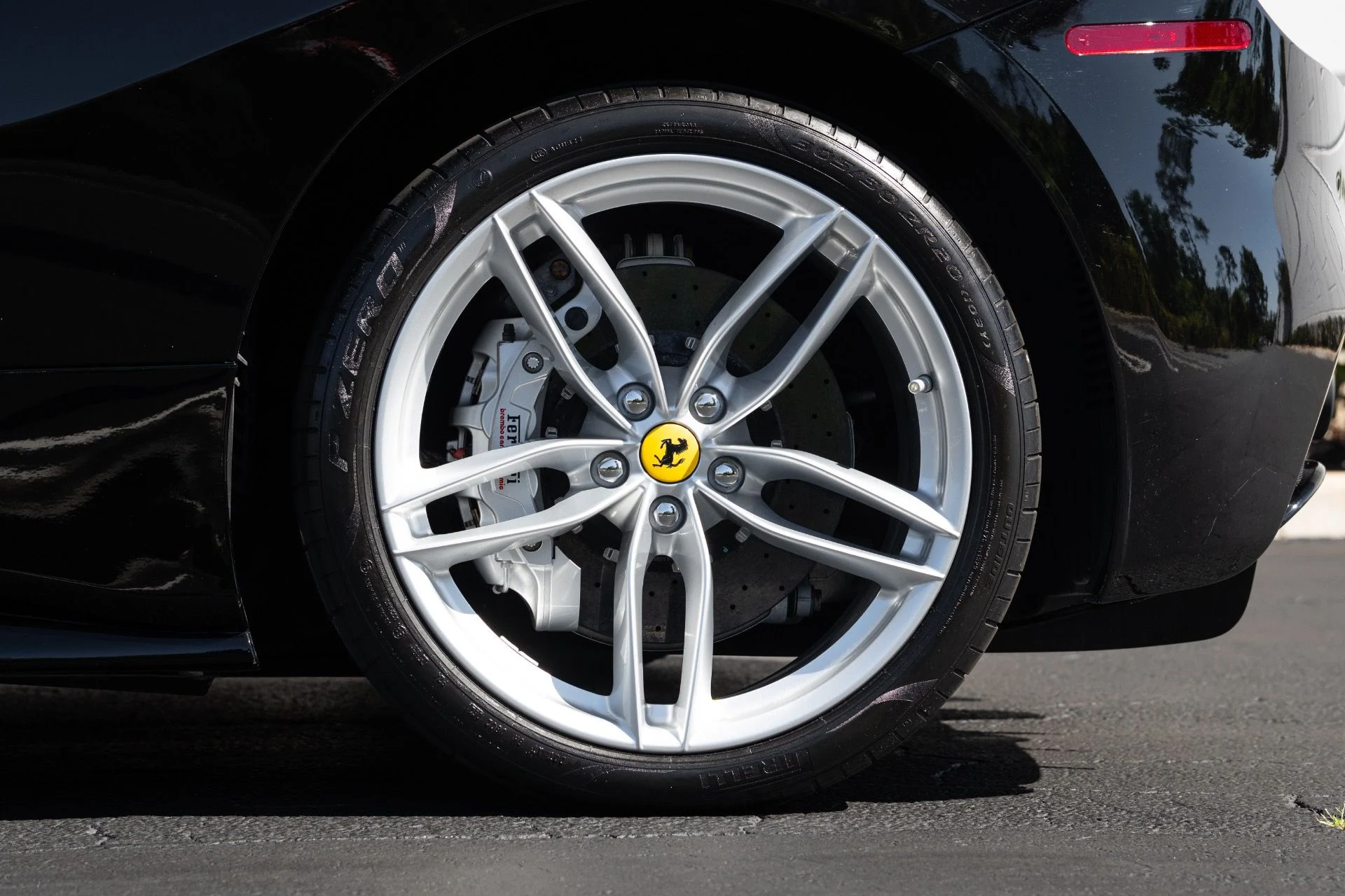 mph025_330493833_Used_2017_Ferrari_488_Spider_1771888975_343d50b697