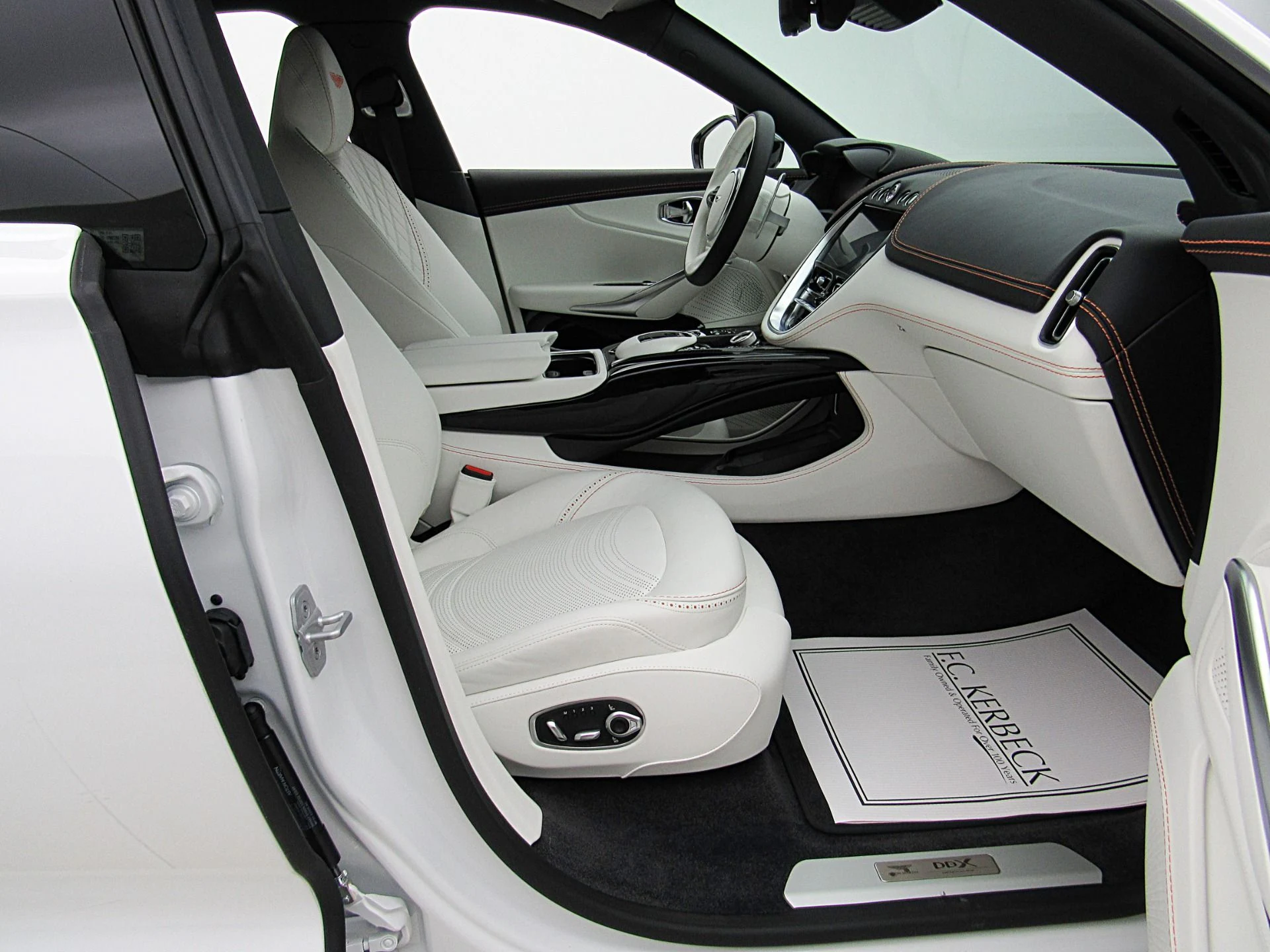 mph025_3309434612_Used_2023_Aston_Martin_DBX_707_1c35dbeb4e