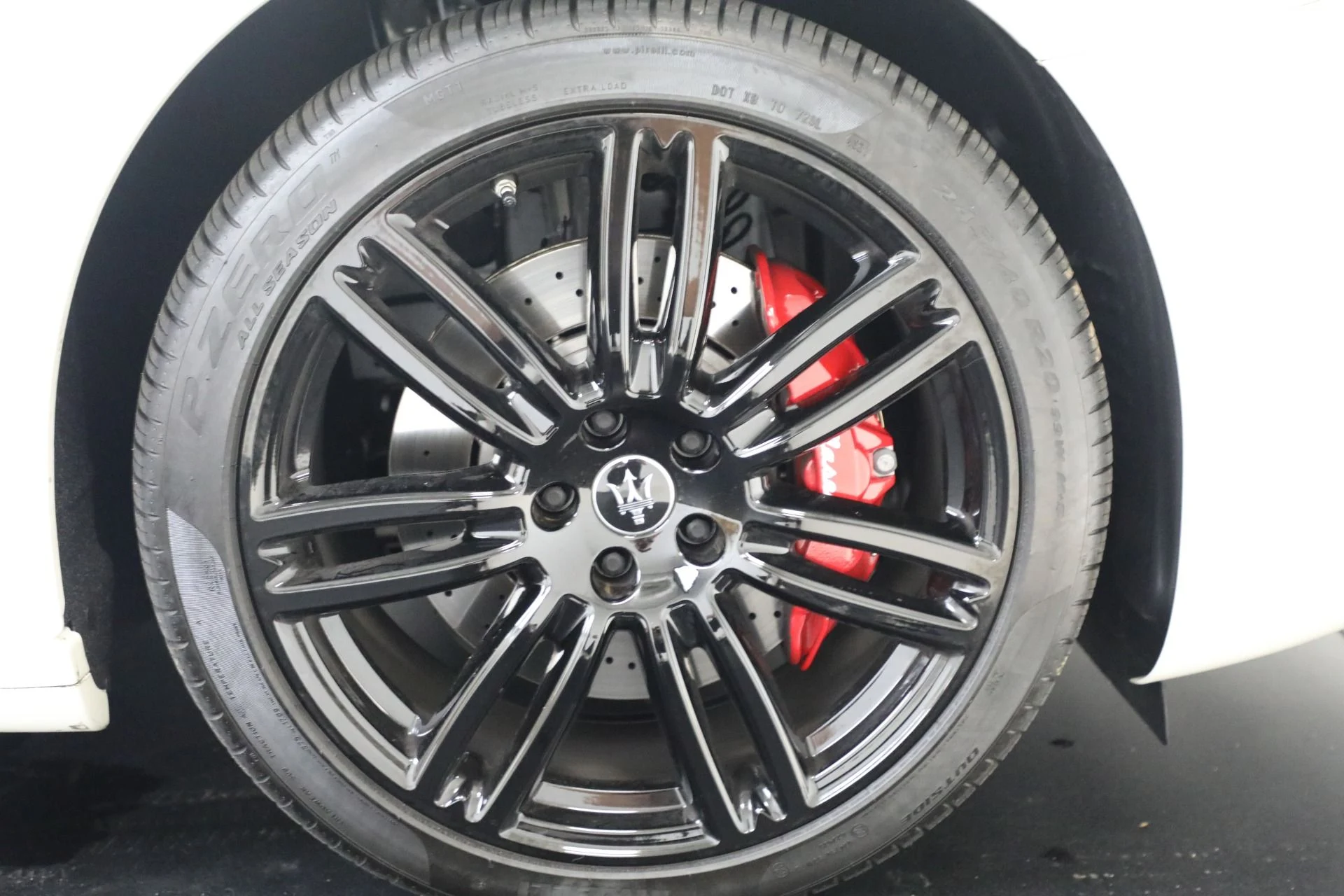 mph025_3318003589_Used_2022_Maserati_Quattroporte_Modena_Q4_1760624794_f89f326324