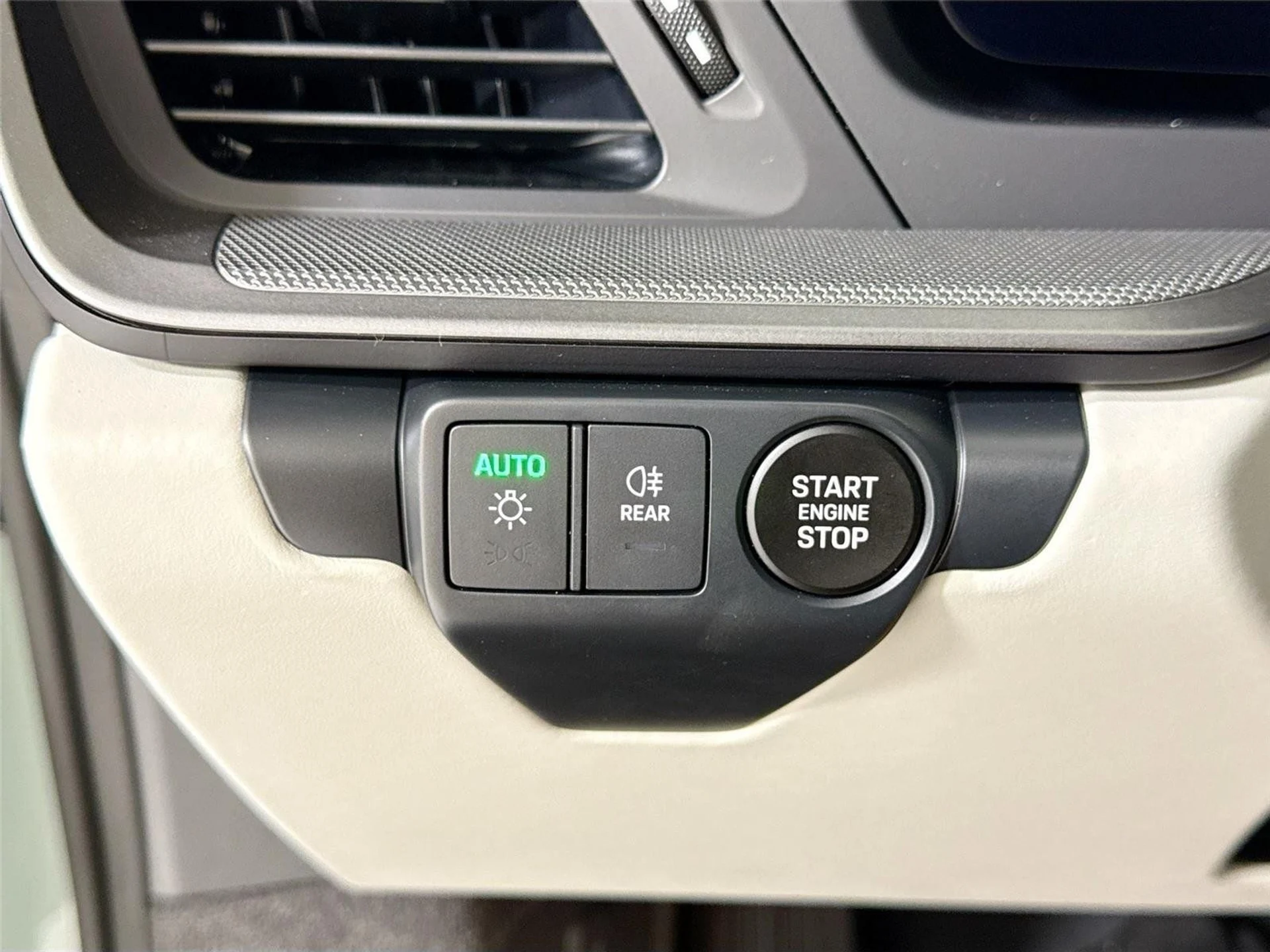 mph025_3326511308_debd992b3d30bf972750b3c22b680d55_8725b932ce