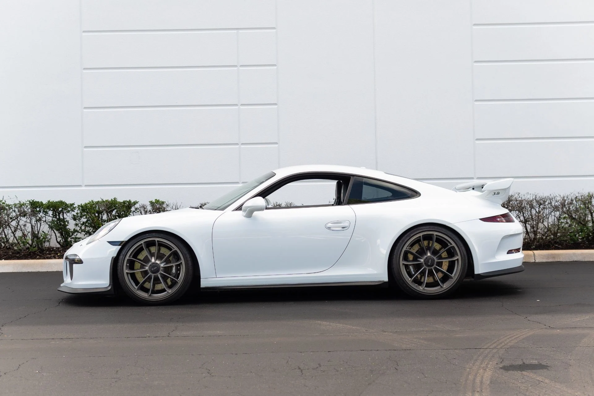 mph025_3332837398_Used_2015_Porsche_911_GT_3_1766771055_1c9906e14f