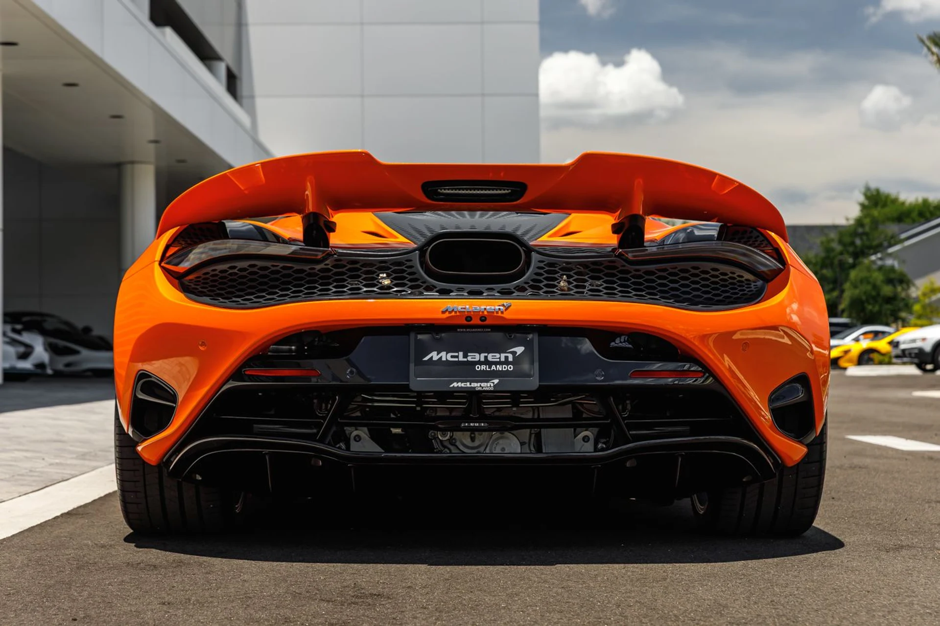 mph025_3334372330_Used_2024_Mc_Laren_750_S_Spider_afb88fbefc