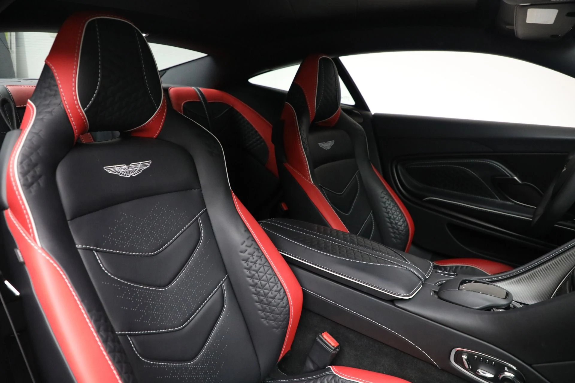mph025_3340277927_Used_2023_Aston_Martin_DBS_Superleggera_f3563181e1