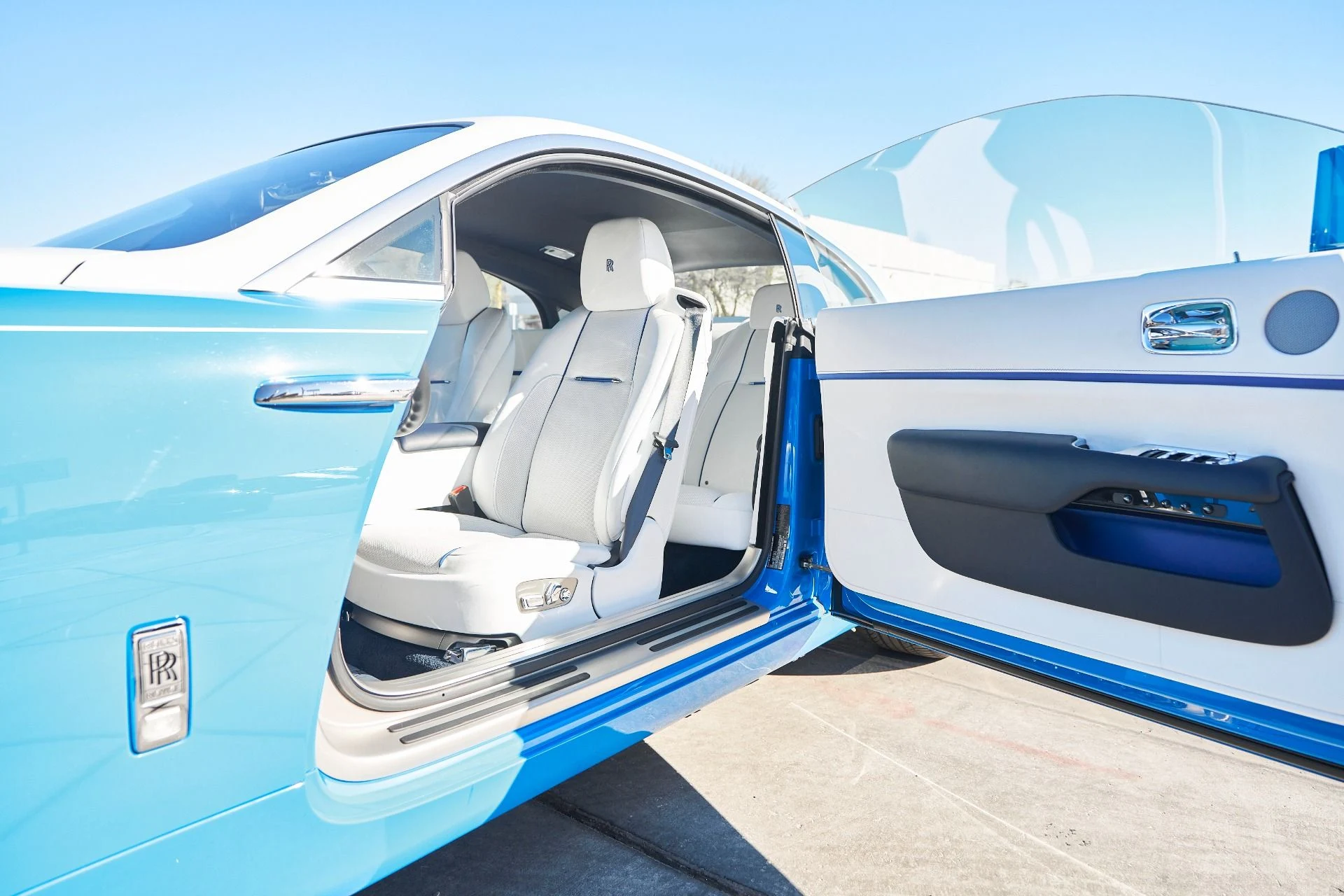 mph025_3347856842_Used_2020_Rolls_Royce_Wraith_Base_1762567732_7ba24b4cbb