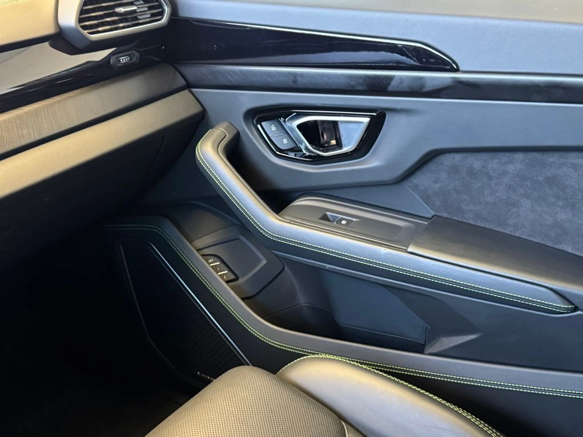 mph025_3351124610_957eacc79d33ea57a45cfb60b3f379eax_2fa91fd493