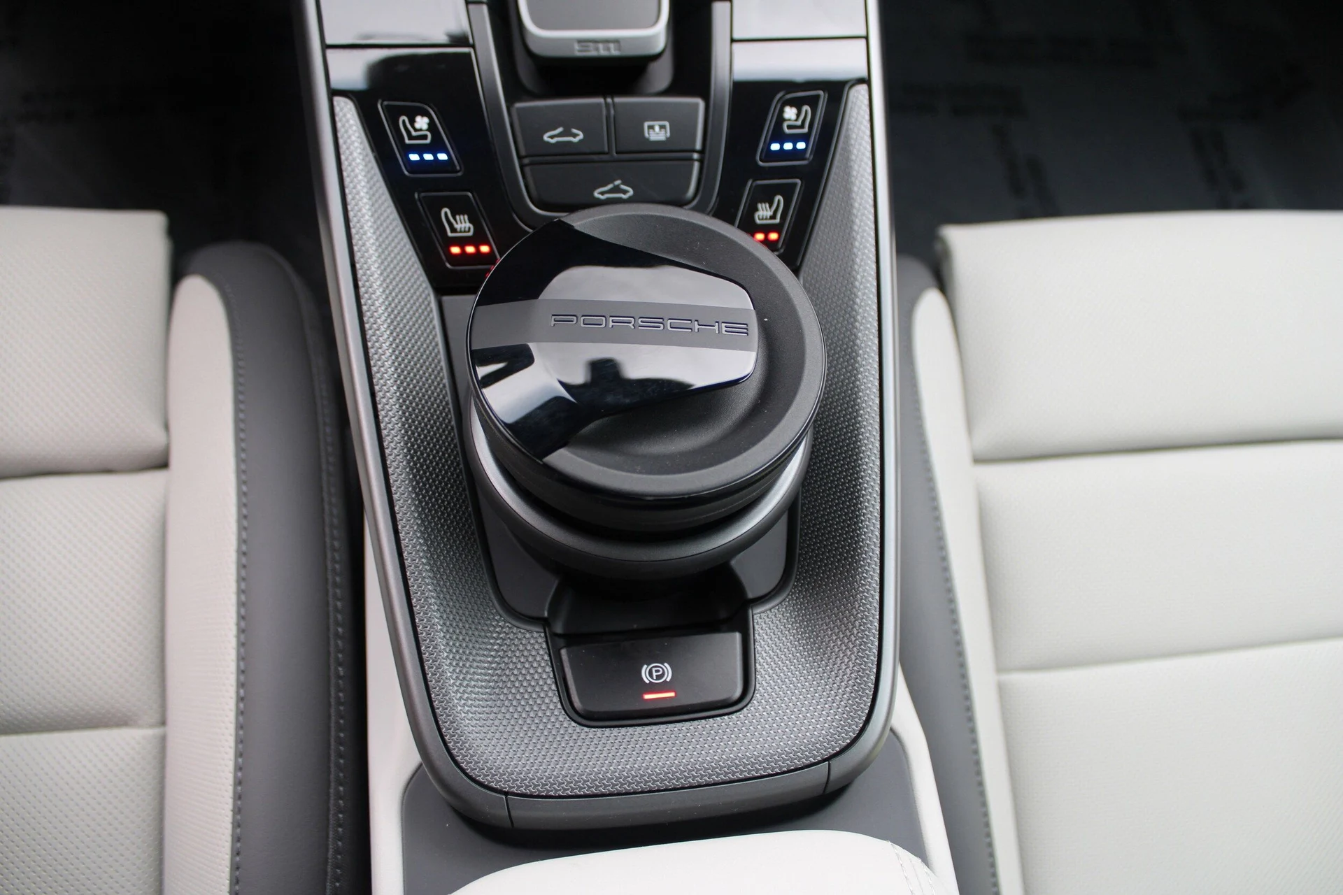 mph025_3356800735_c1d55b0513b5cd22a5d97c08ae87d774x_8a0ac42601