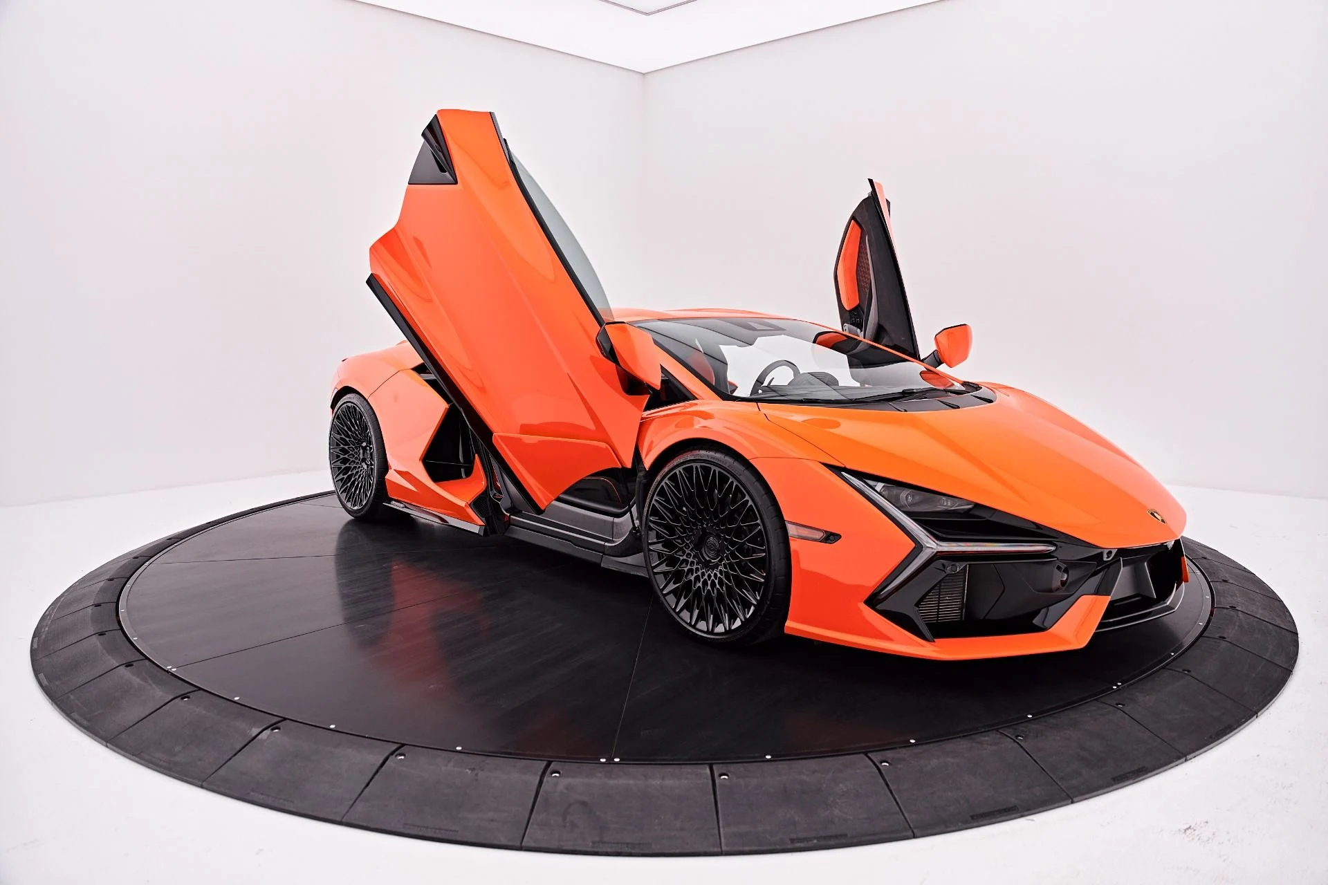 mph025_3366923546_Used_2024_Lamborghini_Revuelto_Base_1787792755_e1d2143806