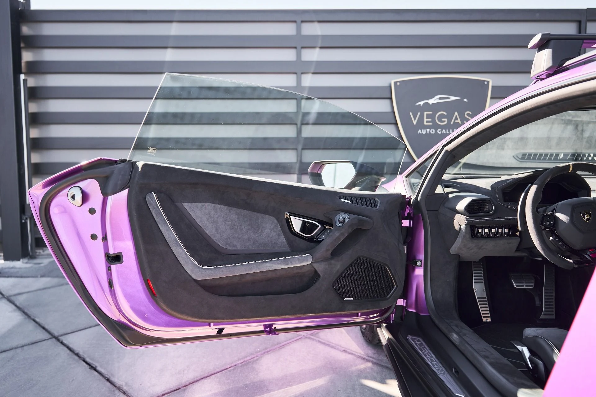 mph025_3370866750_Used_2024_Lamborghini_Huracan_Sterrato_Base_1760828454_61e1e1385b