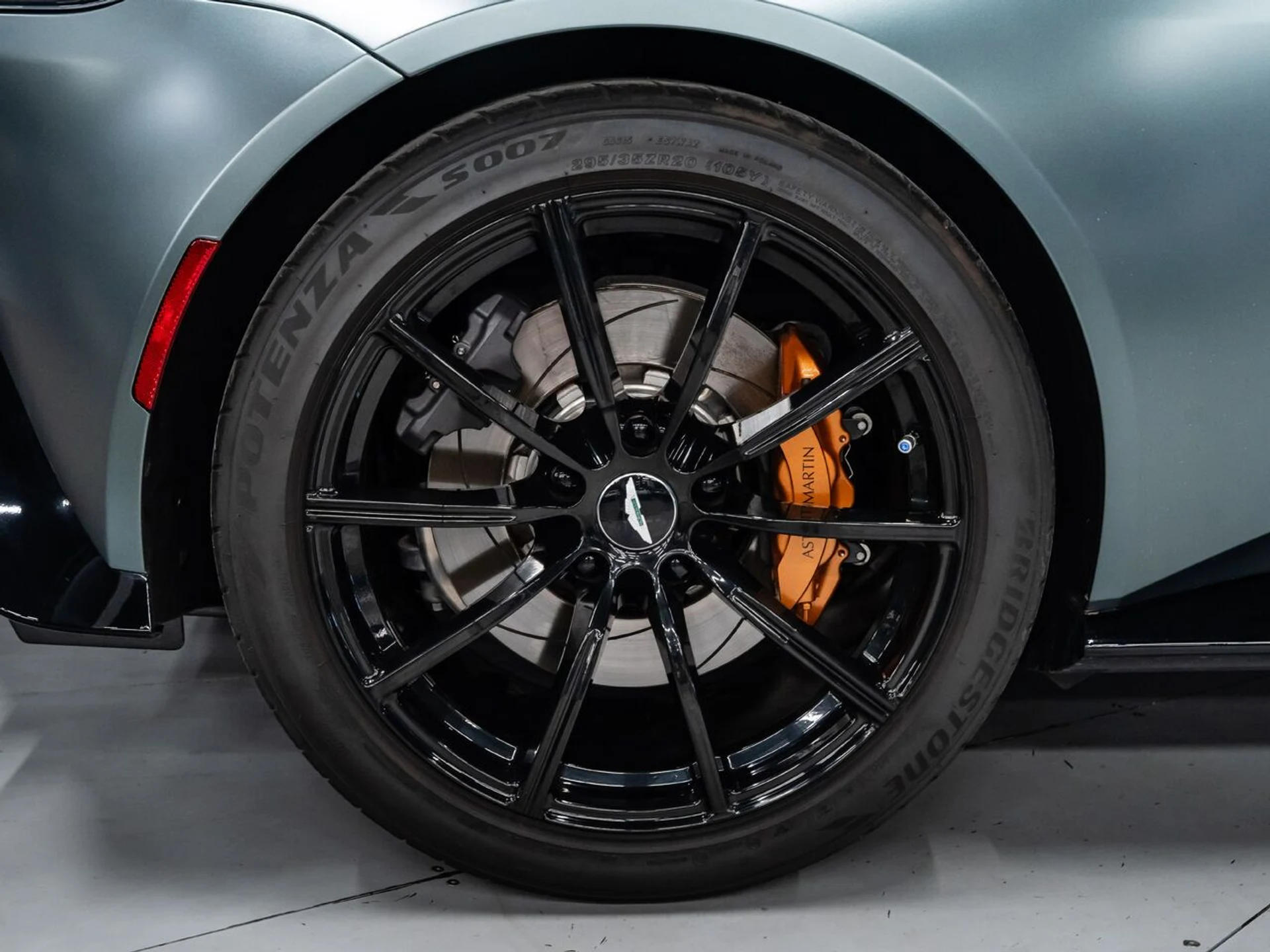mph025_3377612278_aston_martin_vantage_2020_2e7f22e967