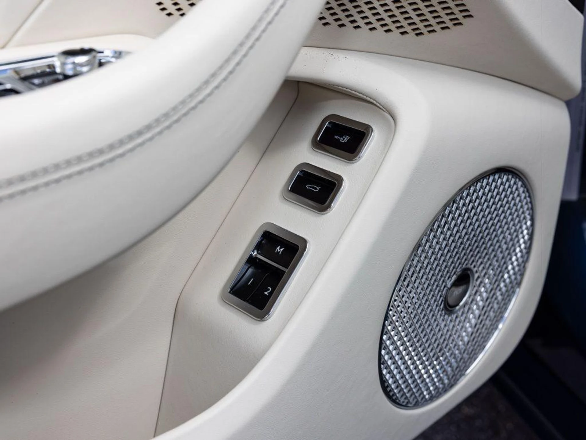 mph025_3382683323_500853698_69ac49da42328134f501cffb_4146ab4870