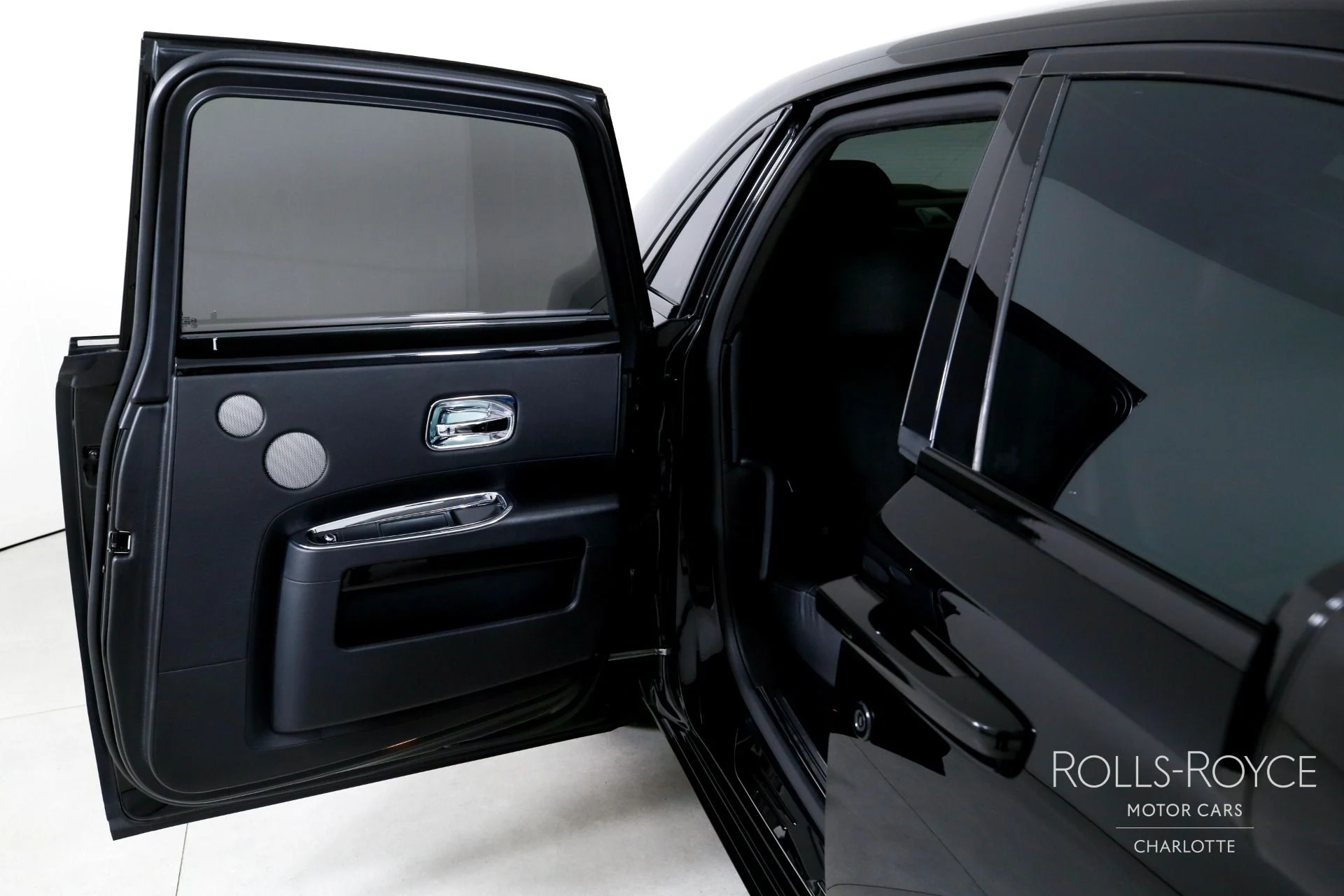 mph025_3387988114_Used_2011_Rolls_Royce_Ghost_1781189542_58b9fd9daf