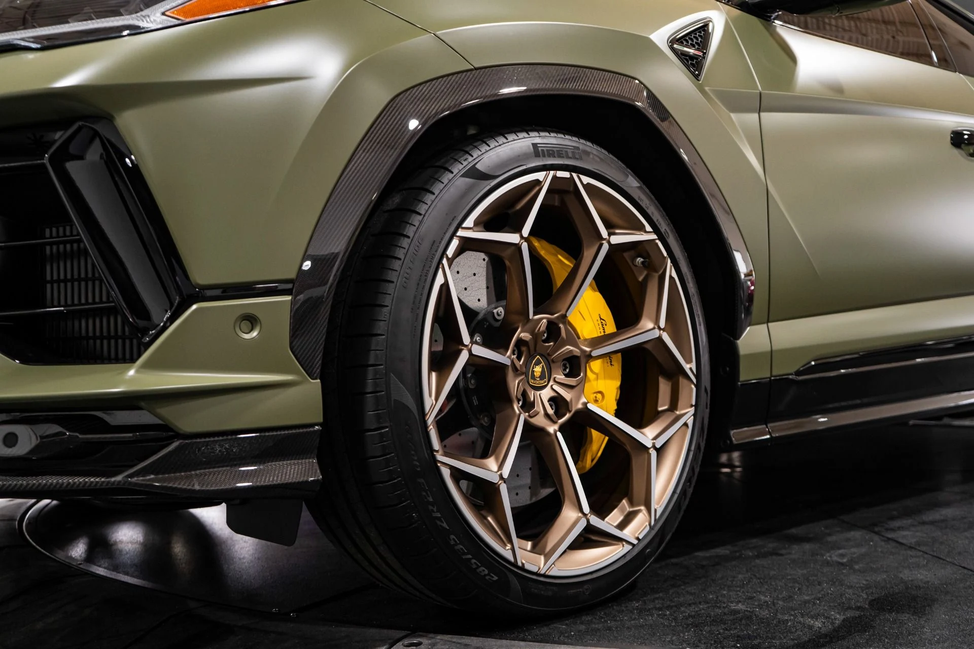 mph025_3394781231_Used_2023_Lamborghini_Urus_Performante_FACTORY_MATTE_322297_MSRP_1764031009_104adc9050