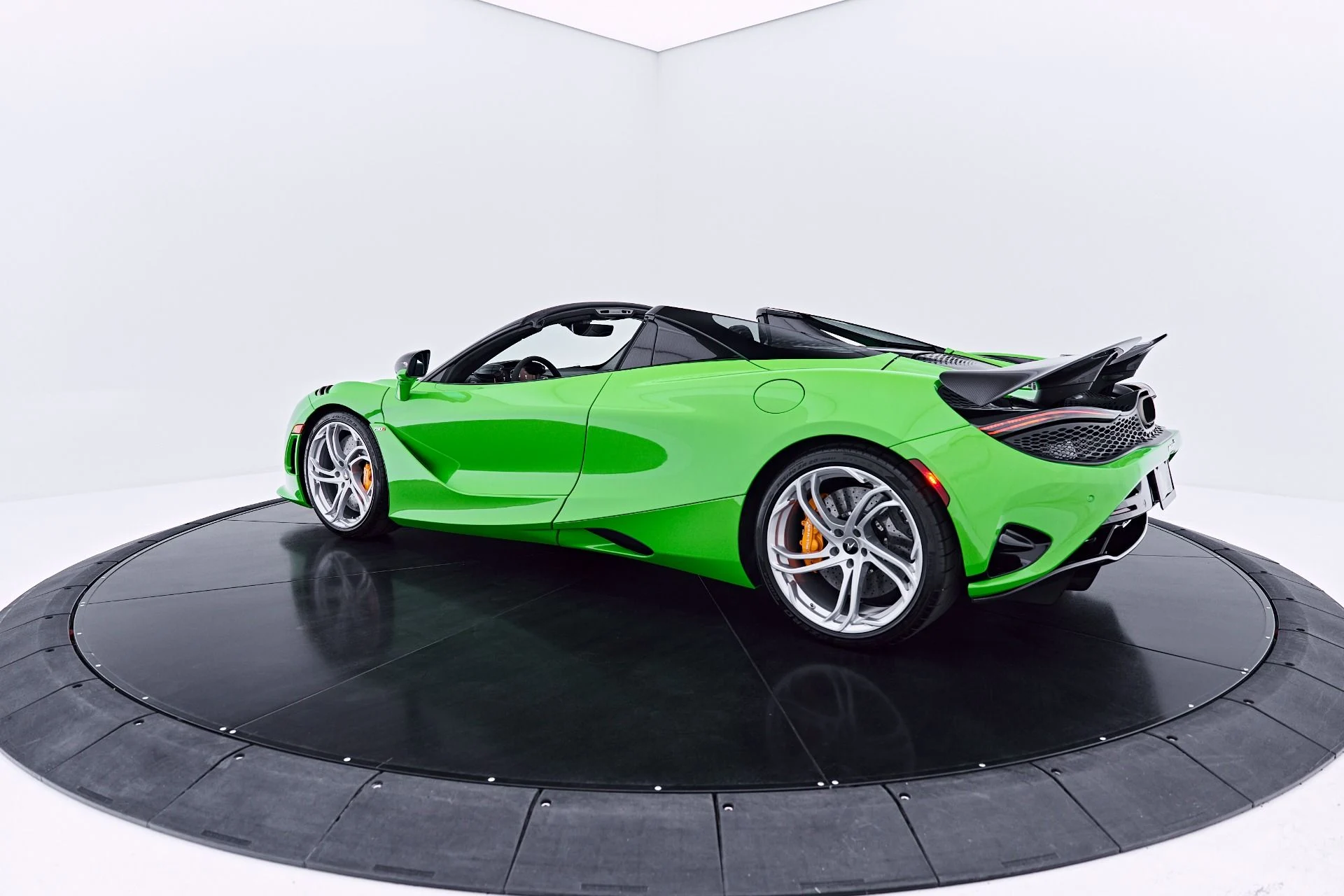 mph025_3395194072_Used_2025_Mc_Laren_750_S_1784081696_c3a749e59a