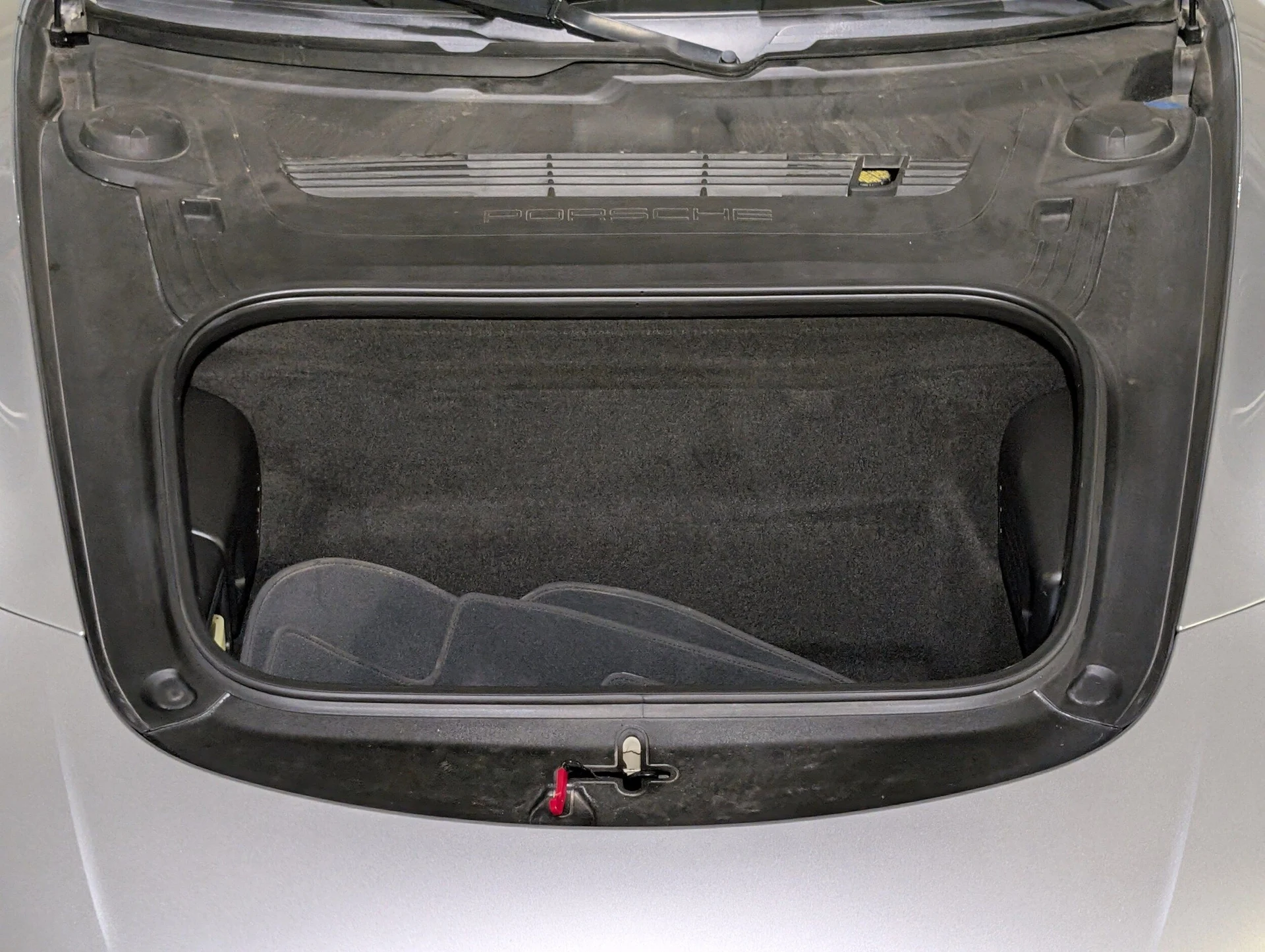 mph025_341554165_e9ff0645077245fba90ce9e83c8e6a04x_83f2322039