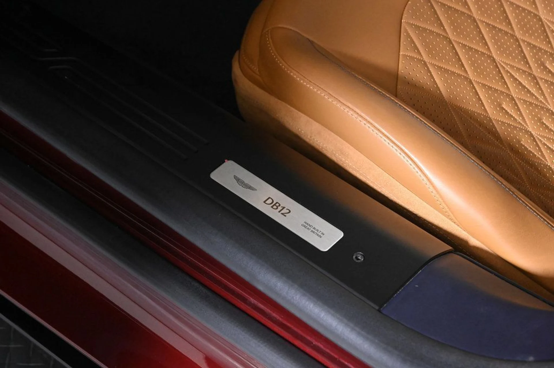 mph025_3417276195_used_2024_aston_martin_db12_coupe_11350_23000409_25_1024_b8bb400dcd