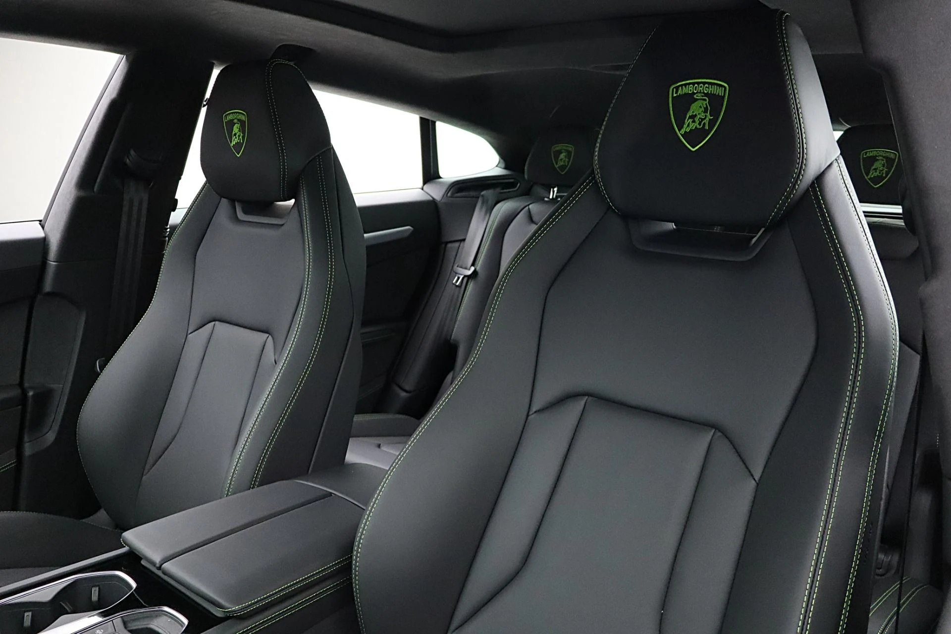 mph025_3417386780_New_2026_Lamborghini_Urus_SE_c11f49f7ed