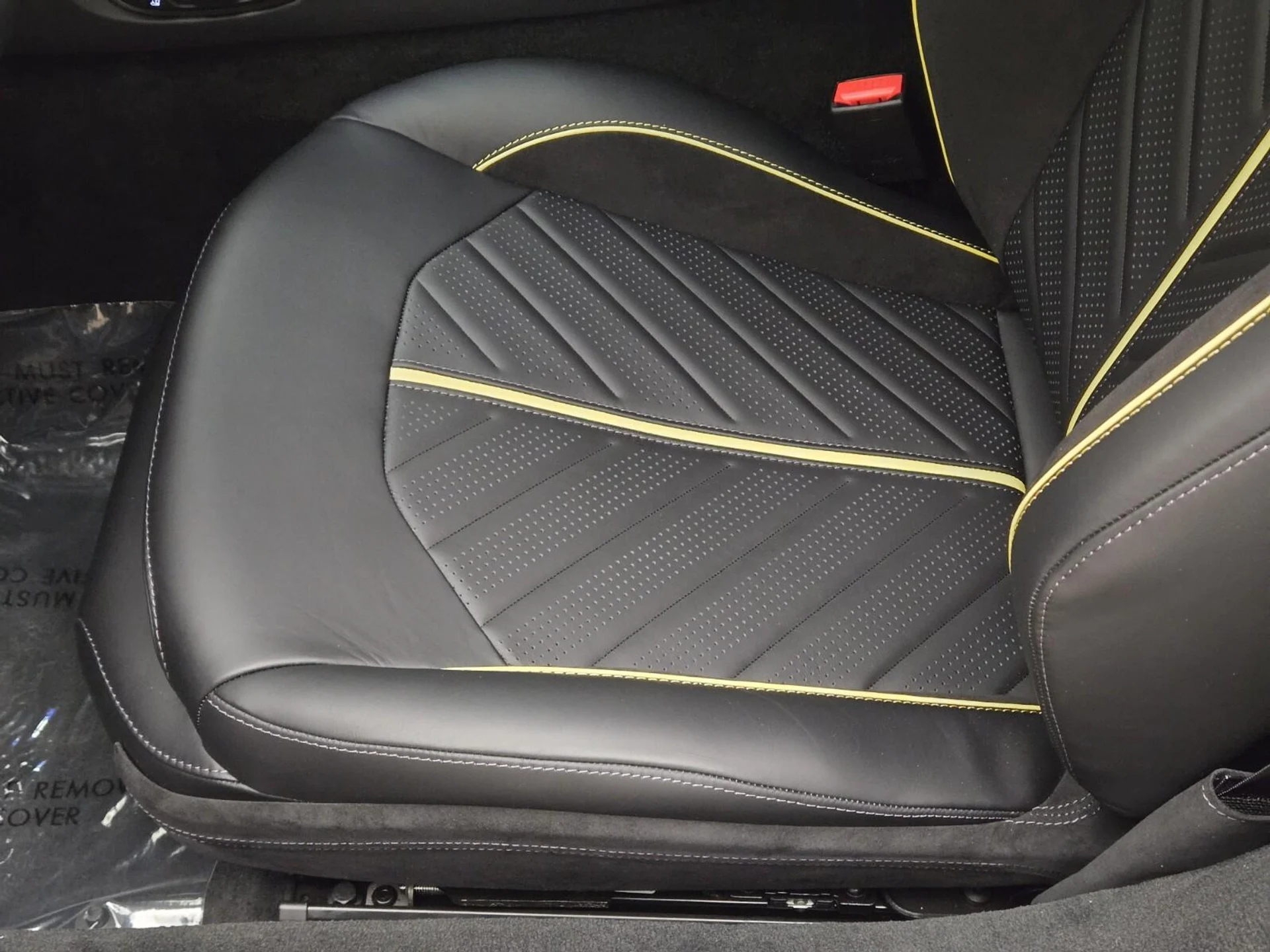 mph025_3422175642_New_2026_Aston_Martin_Vantage_S_1775539084_ed15294608