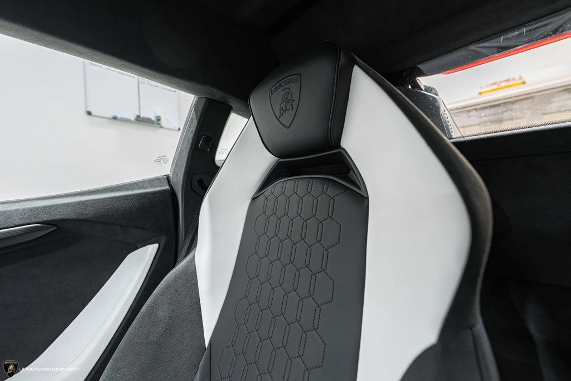 mph025_3422678241_4eaa4ed8c3db8d8c982f989e3ef806dbx_2e53472b01