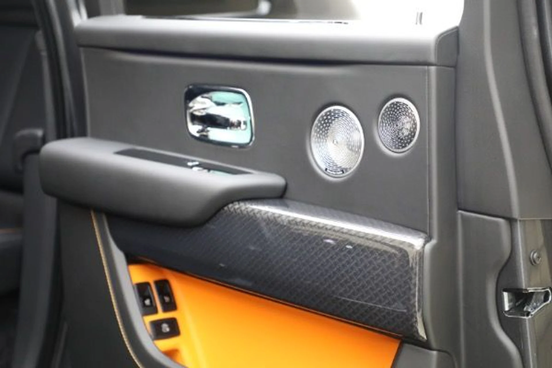 mph025_3433179990_New_2026_Rolls_Royce_Black_Badge_Cullinan_bc05751f52