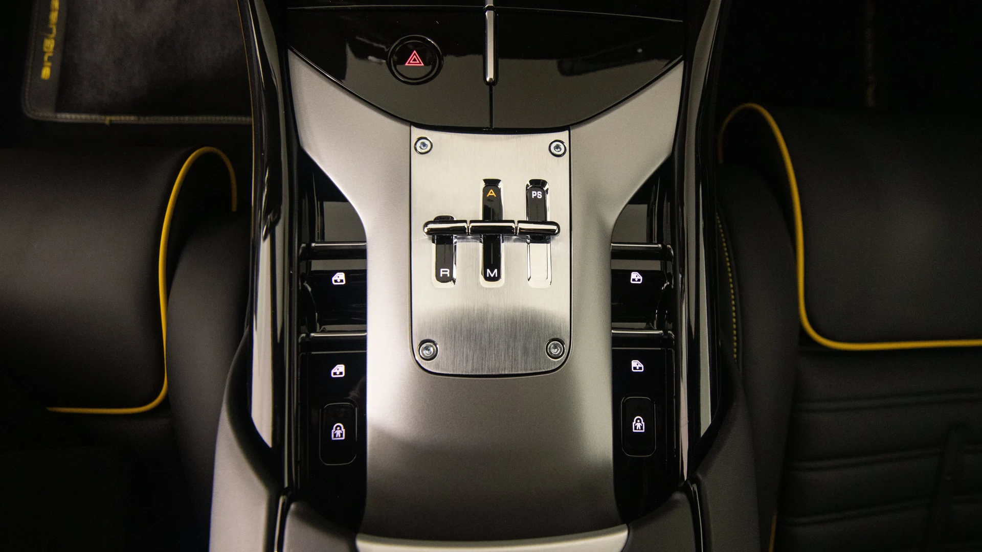 mph025_3435494787_f56c2281a7b74028baaf0bb48fa463ba_52016ac798