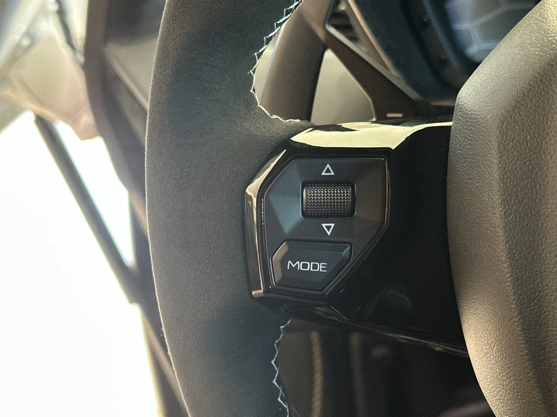 mph025_3438880976_Used_2021_Lamborghini_Aventador_SVJ_1774426272_185f2ed604