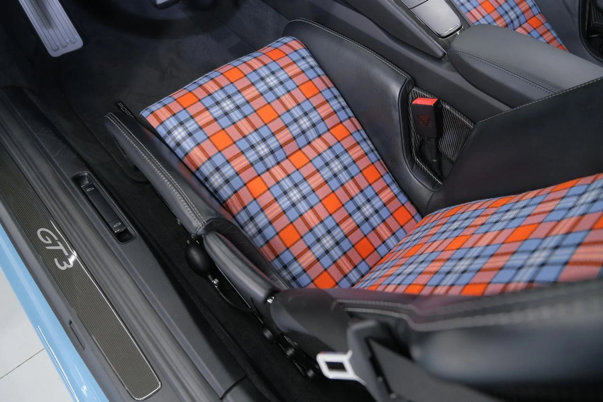 mph025_3450446059_563799bc64004f6e11435aa1cfce87f3_9eda8f4201