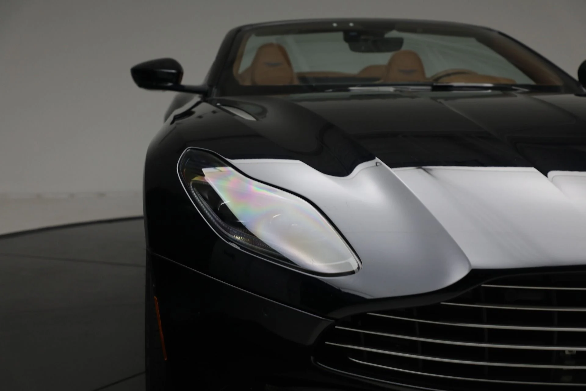mph025_3452448990_Used_2022_Aston_Martin_DB_11_Volante_94dd9c2300
