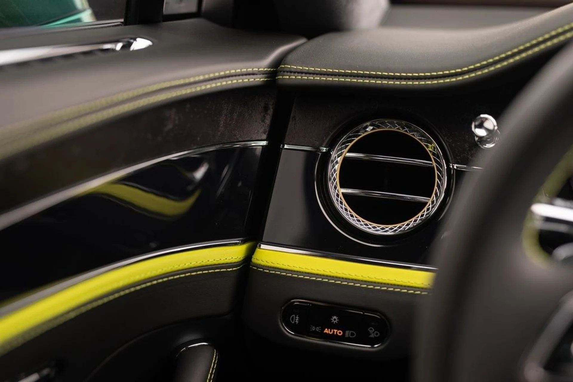 mph025_3459629043_283465f0ecd072bb4cb17573f4852c2ax_a98c270935