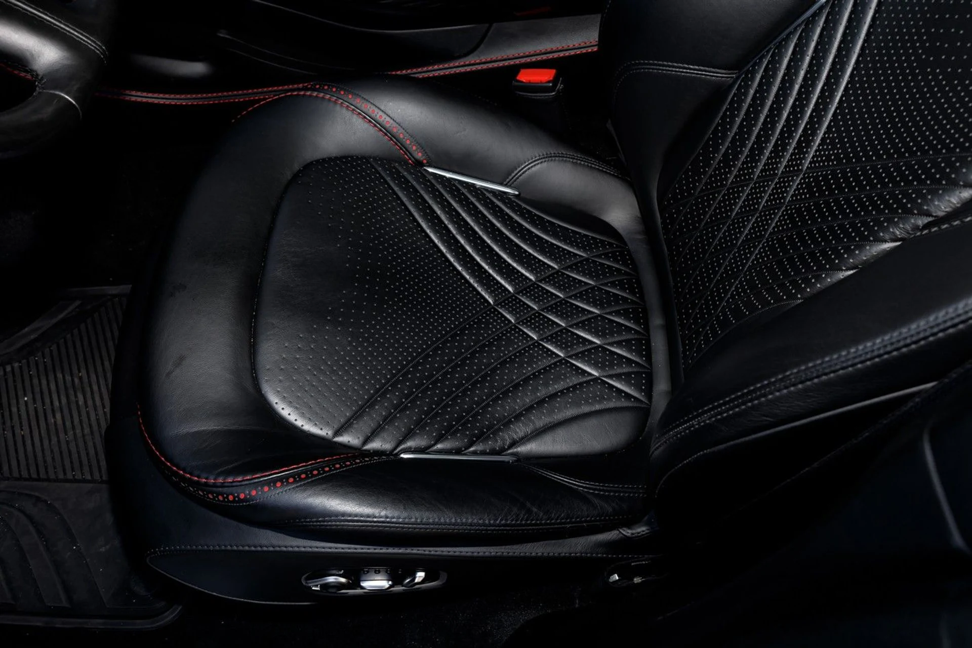 mph025_3470382136_604_p26_l_8d9a221f36