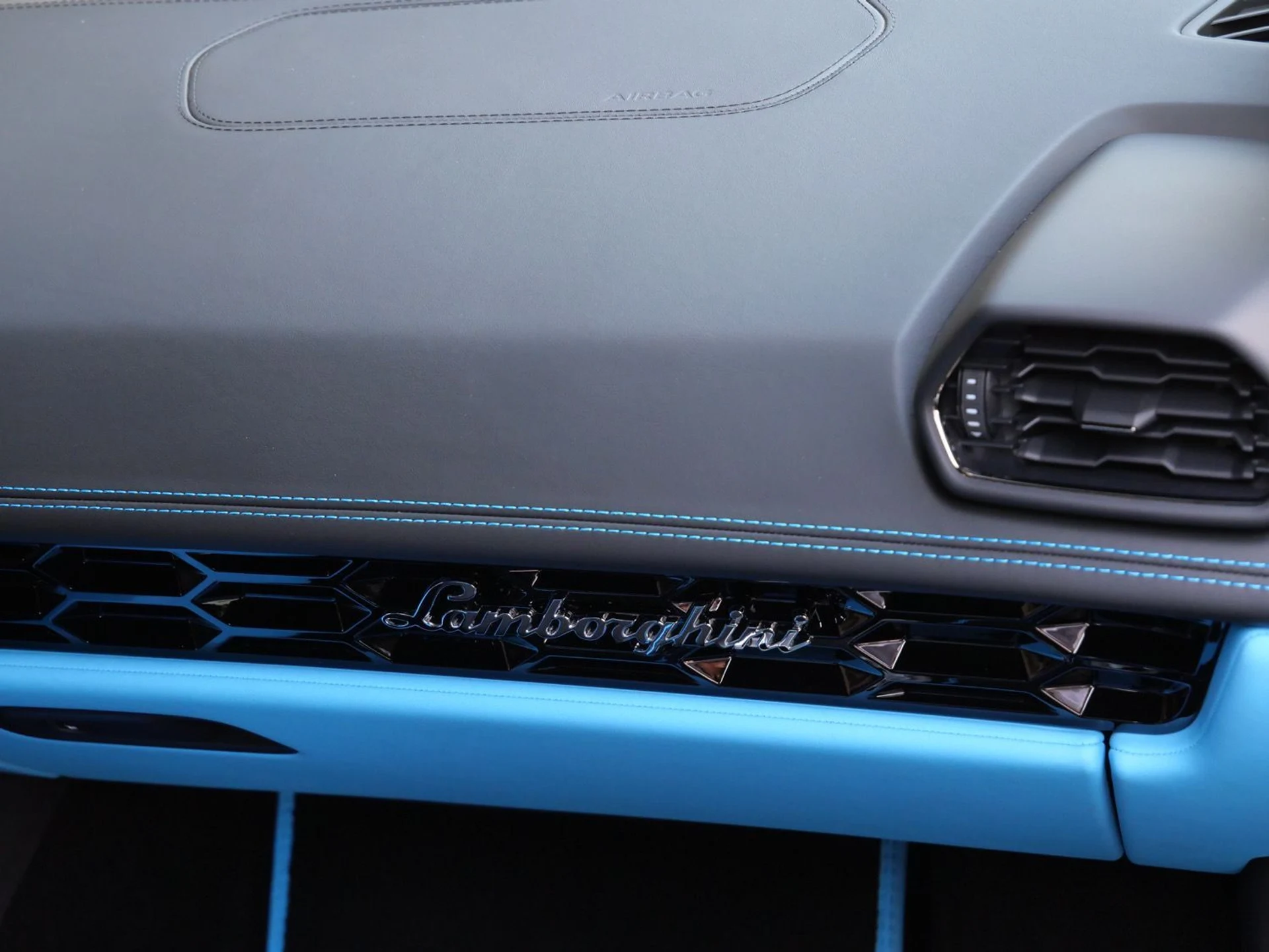 mph025_347209589_e1896e186cb05e6887bafa142e738d9fx_ef38dfb6e1