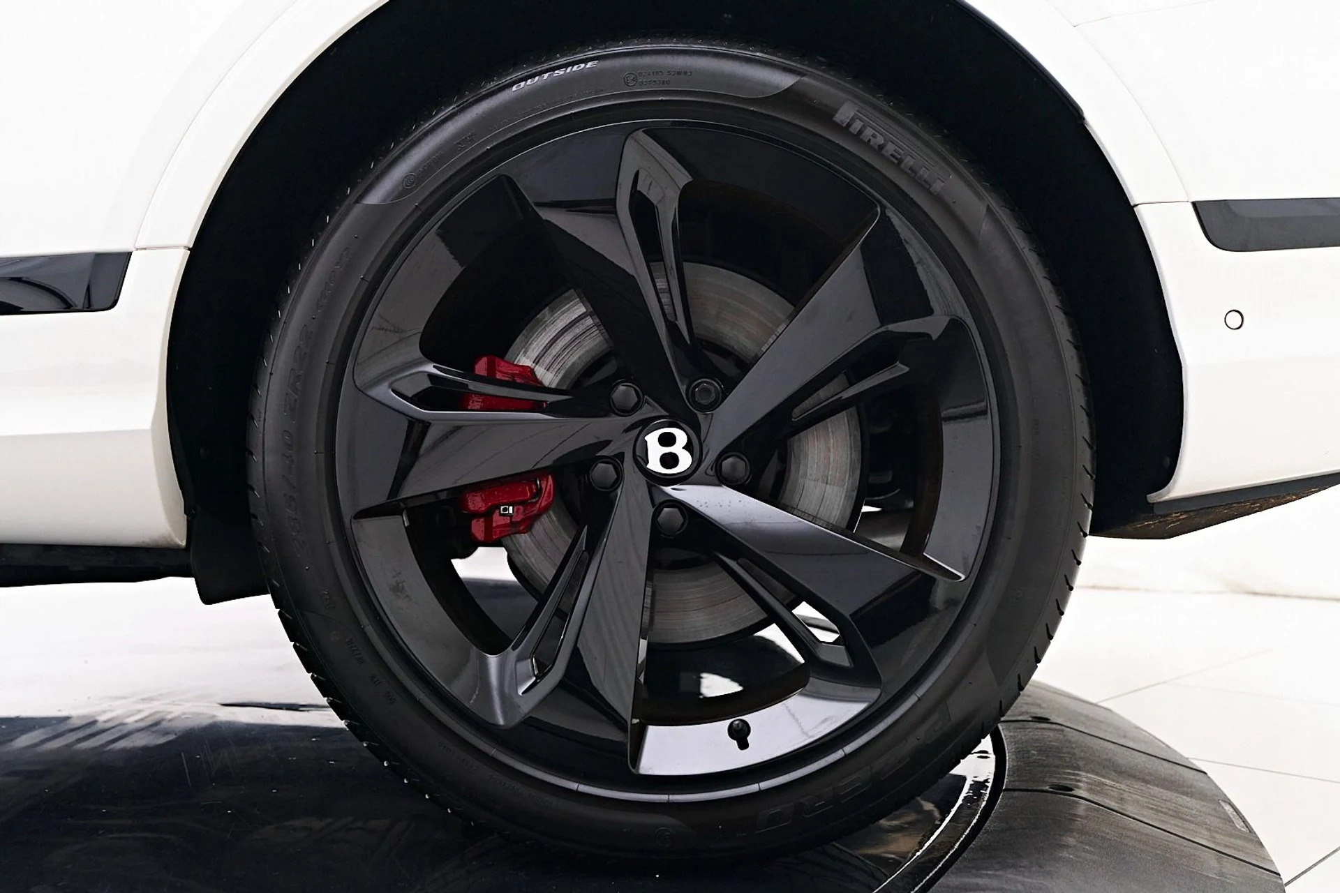 mph025_3478588938_Used_2023_Bentley_Bentayga_EWB_Azure_1745273088_d5800a91aa