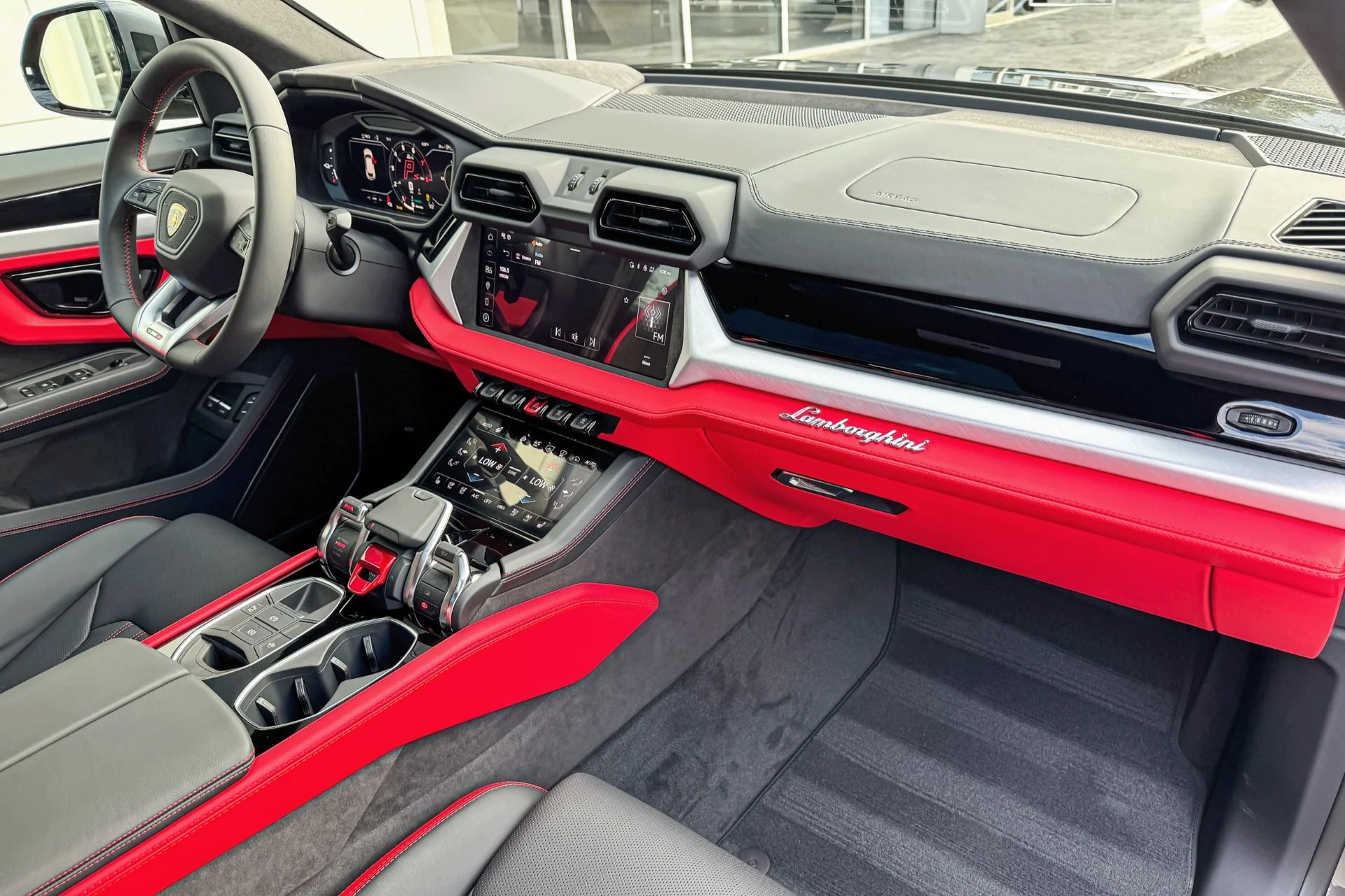 mph025_3481418946_Used_2024_Lamborghini_Urus_Performante_1765893464_ed055954b7