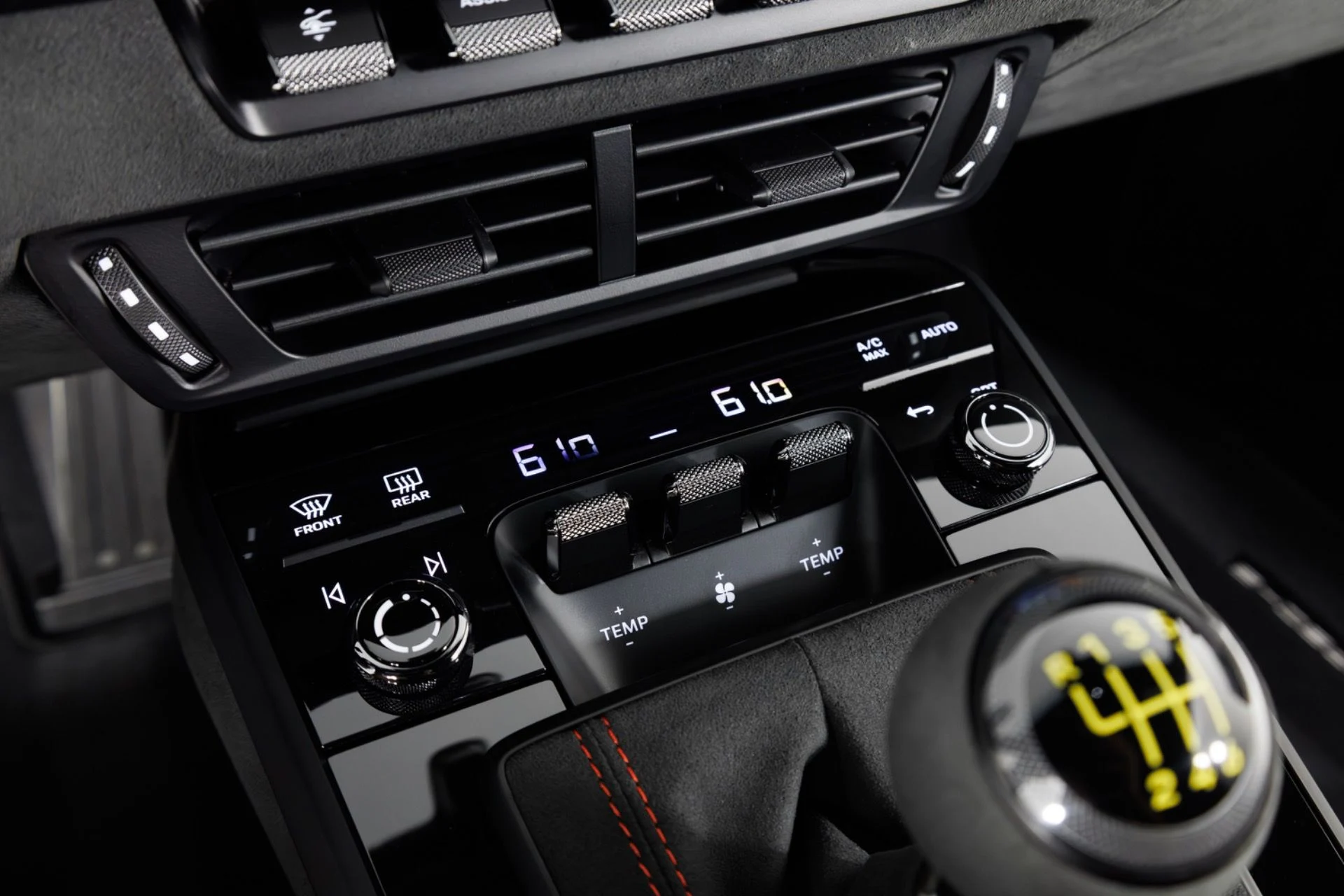 mph025_3490371867_Used_2025_Porsche_911_GT_3_1777072064_6f337589f6