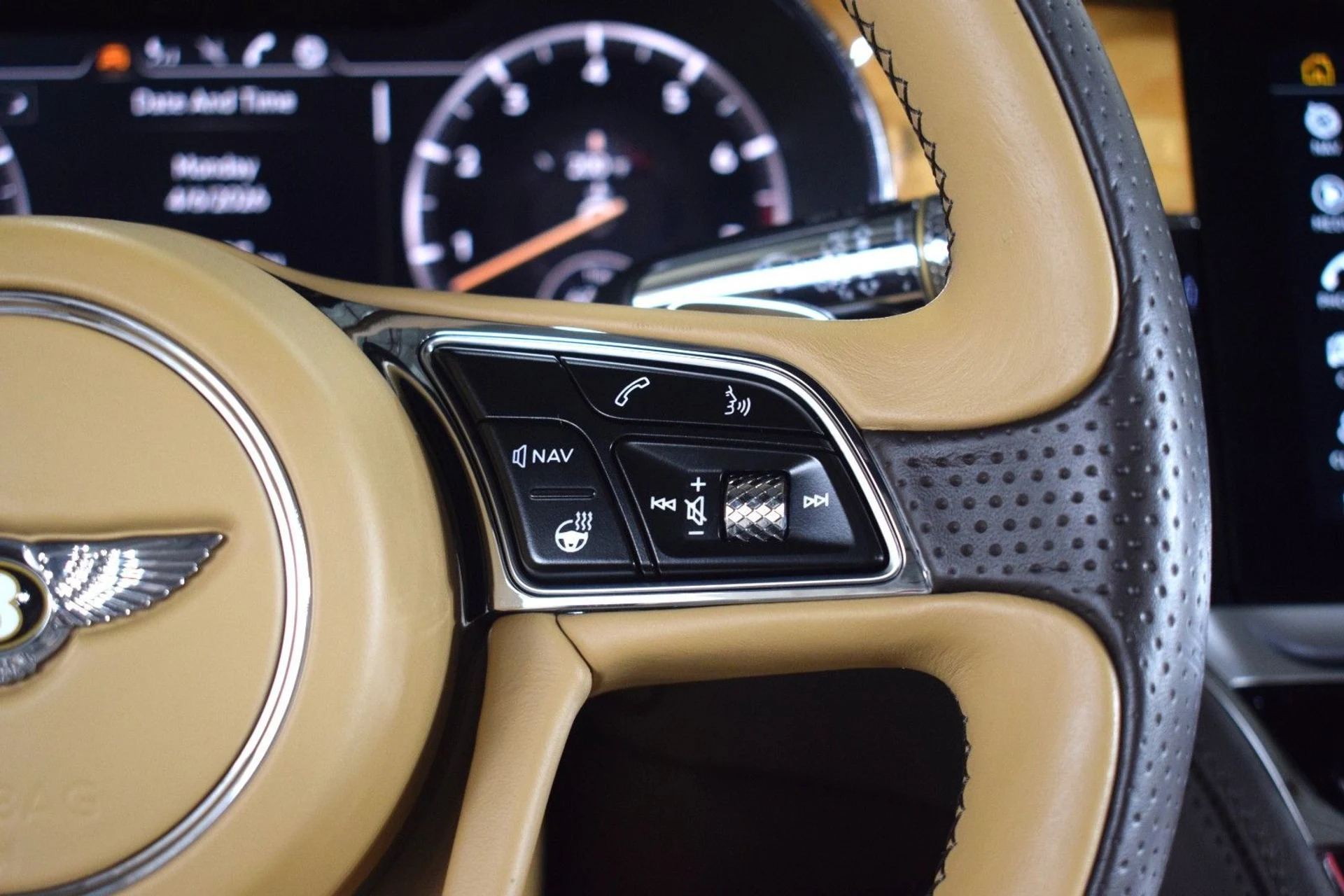 mph025_3490673072_87261a60356d52555dbbd2bb71e33398x_93e96909cc