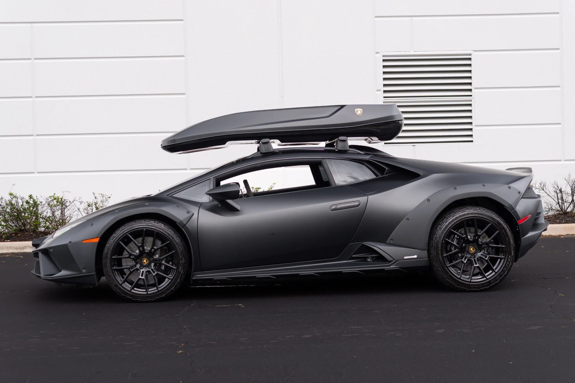 mph025_3493285181_Used_2024_Lamborghini_Huracan_Sterrato_1775279109_36fc3afc28