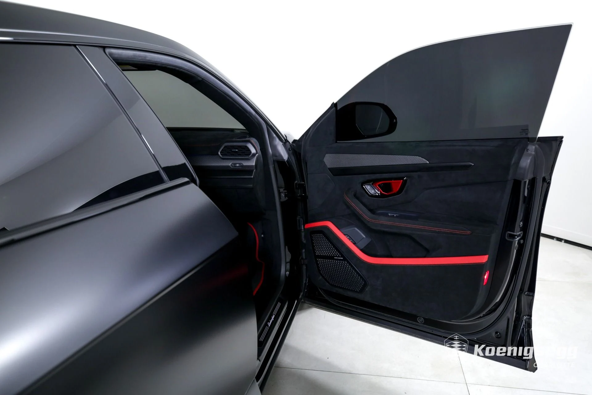 mph025_3496793694_Used_2023_Lamborghini_Urus_Performante_1746560193_b92af95b6f