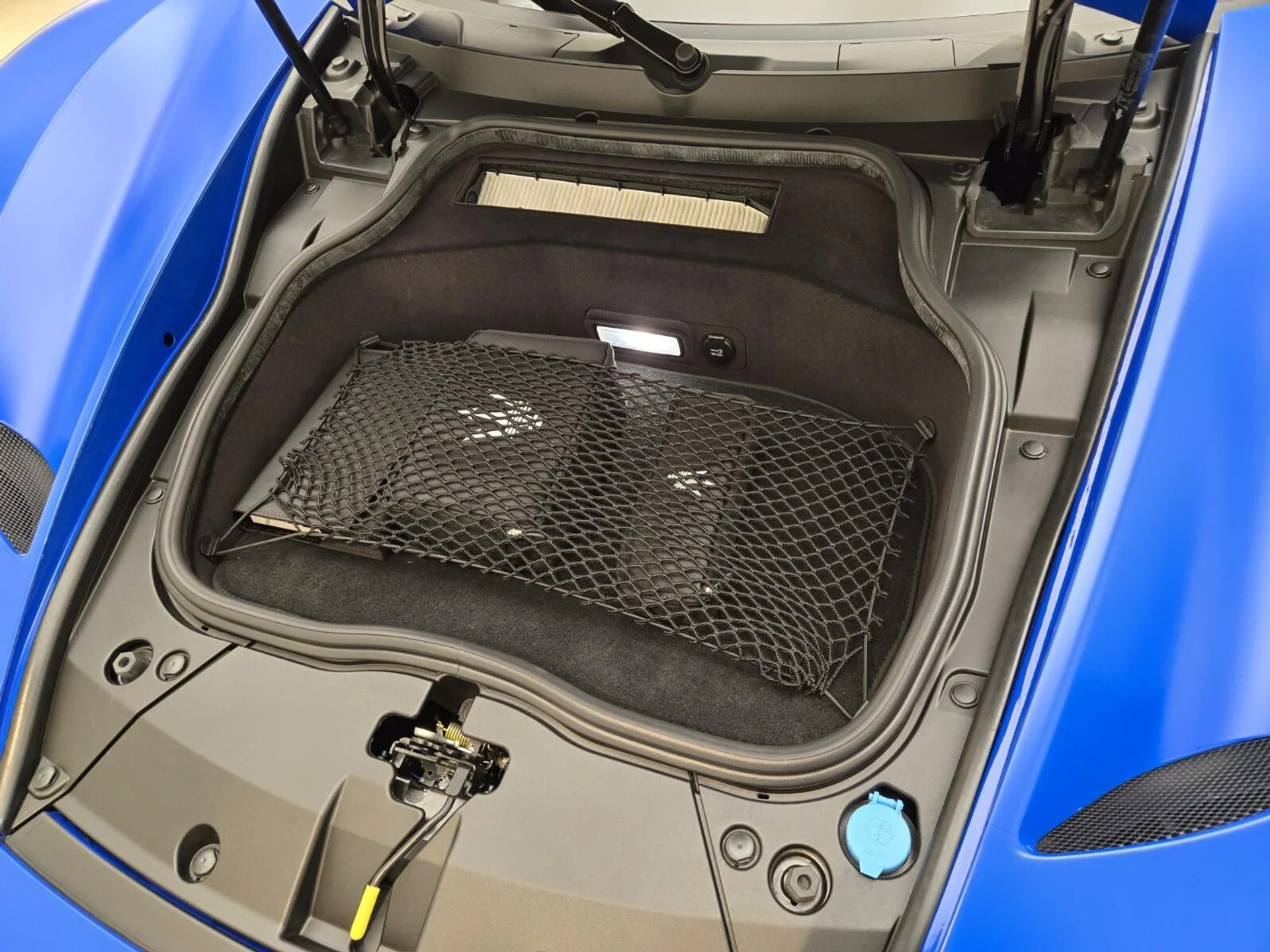 mph025_3503334230_Used_2023_Maserati_MC_20_1765004042_7de9087659