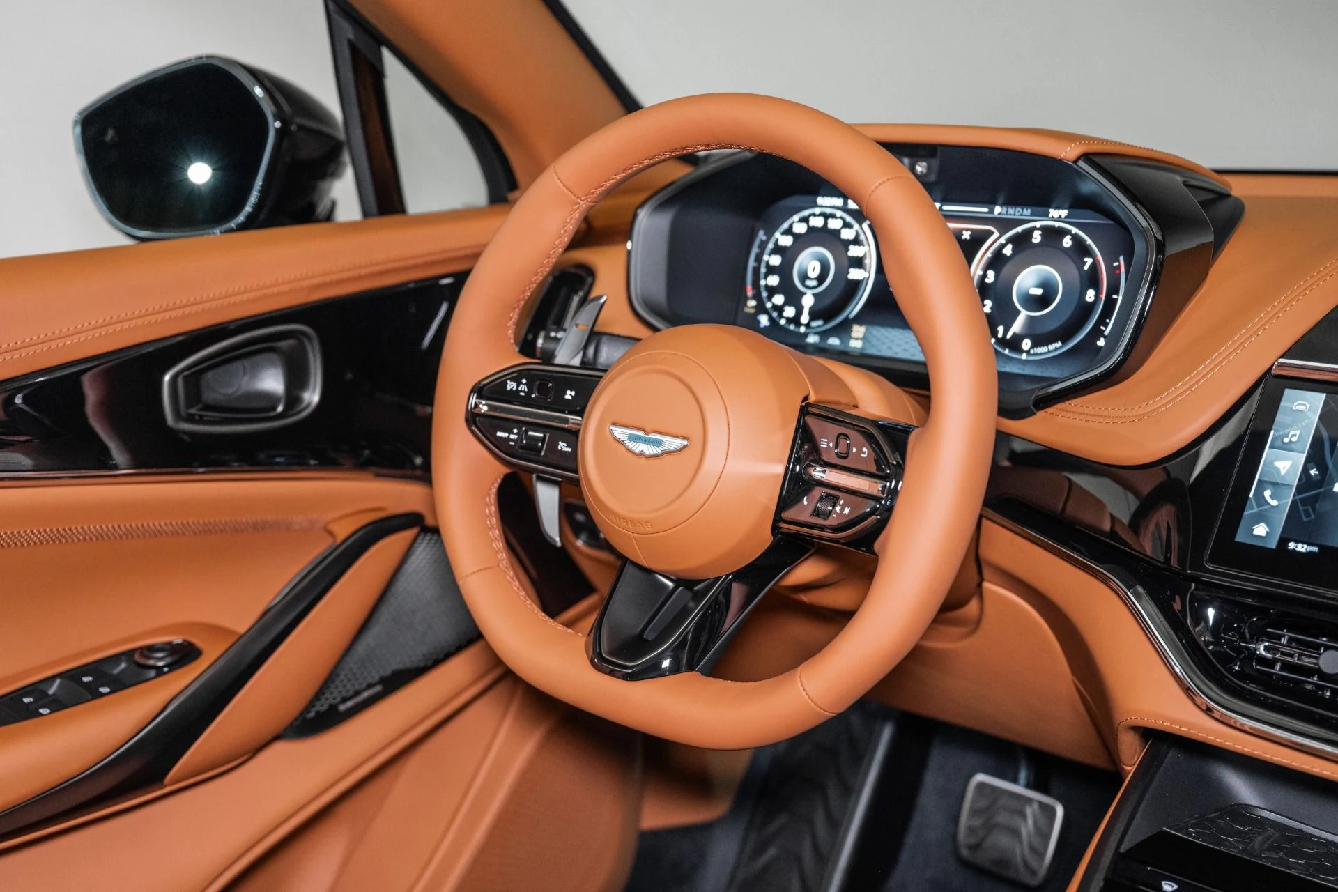 mph025_3504571558_New_2026_ASTON_MARTIN_DBX_707_1759283914_78c135ad50