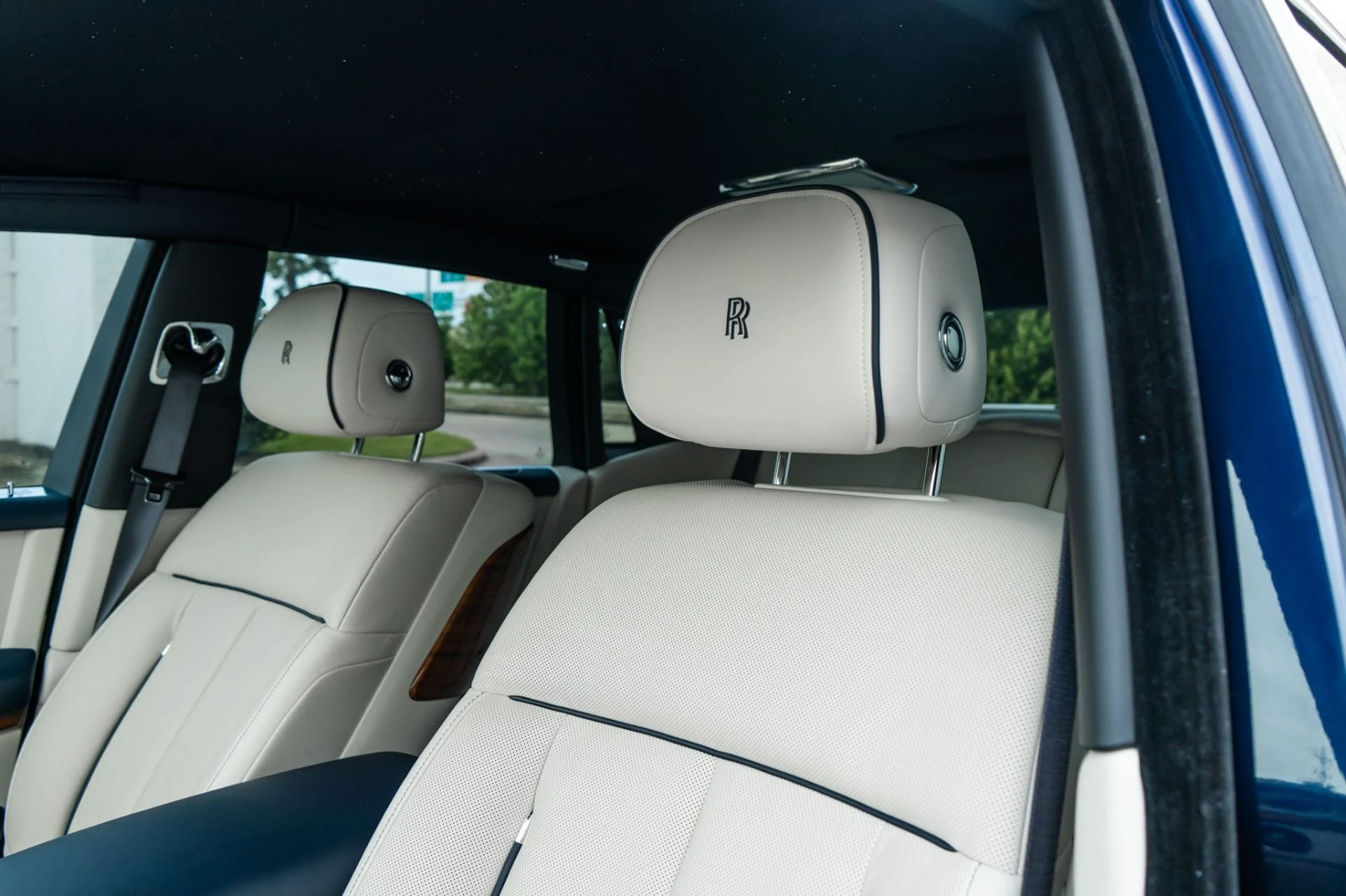 mph025_3504842023_Used_2022_Rolls_Royce_Phantom_1778012232_c8f7248cc4