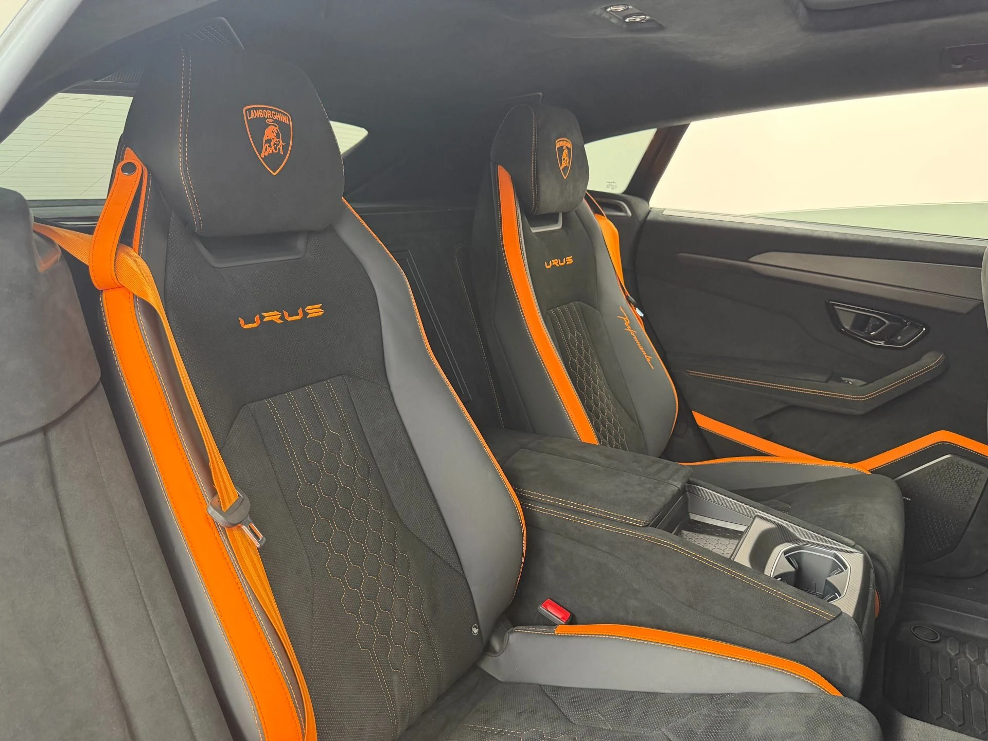 mph025_3505627687_Used_2024_Lamborghini_Urus_Performante_72_K_in_Options_3_D_Audio_Full_Carbon_Exterior_Package_1782147517_58560e665f