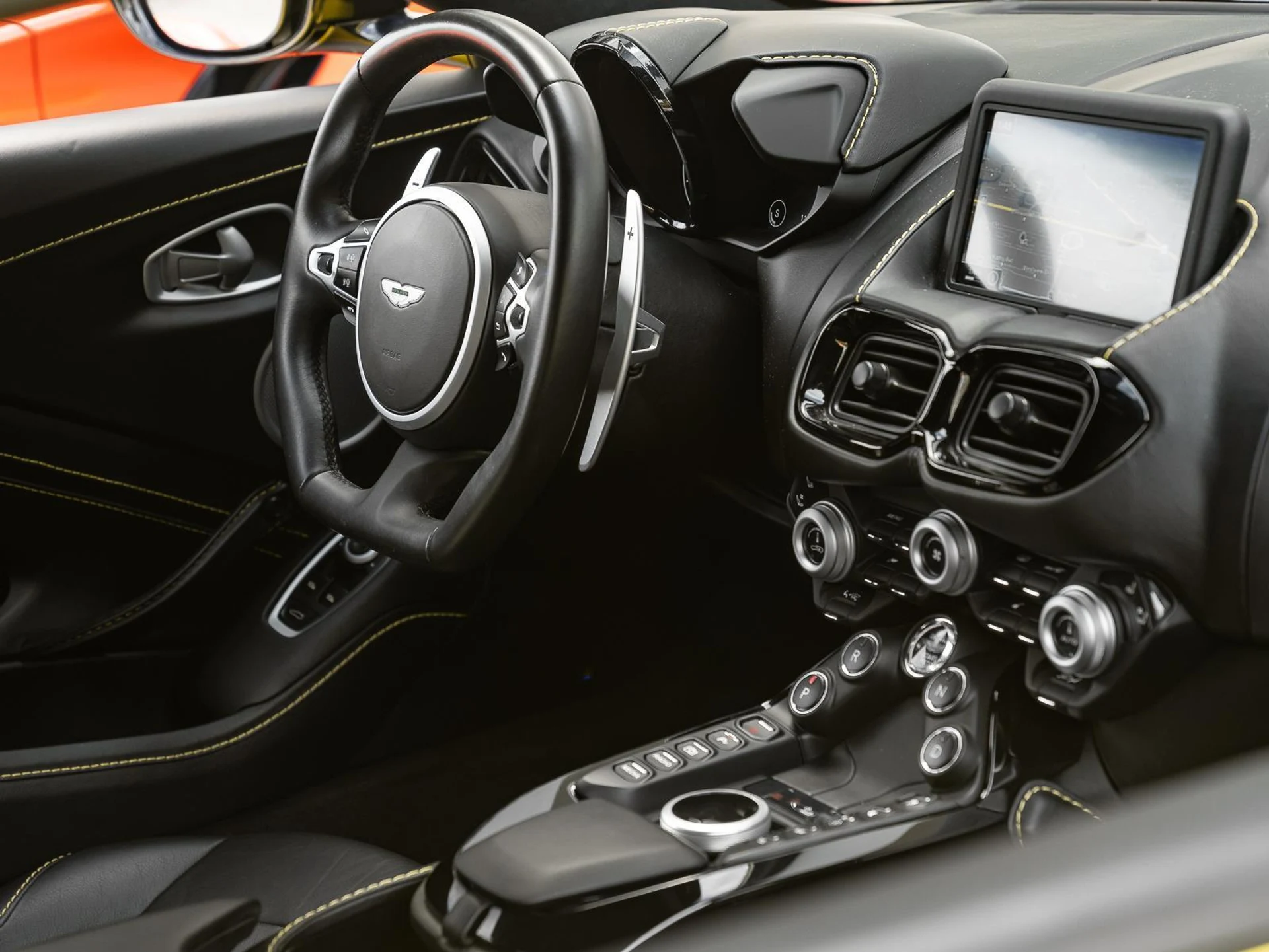 mph025_3516159128_Used_2020_Aston_Martin_Vantage_Coupe_1775769074_5aaf6ddf4f