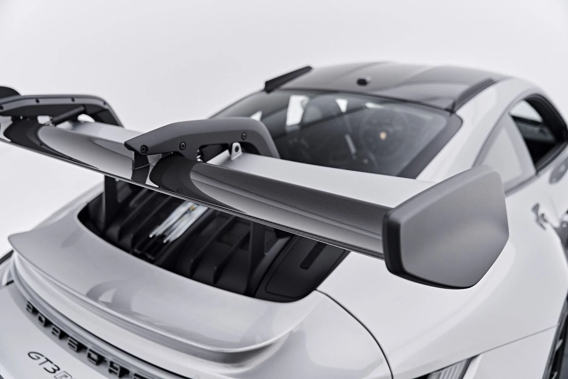 mph025_3518367226_Used_2024_Porsche_911_GT_3_RS_1789624411_c5bf93d02a