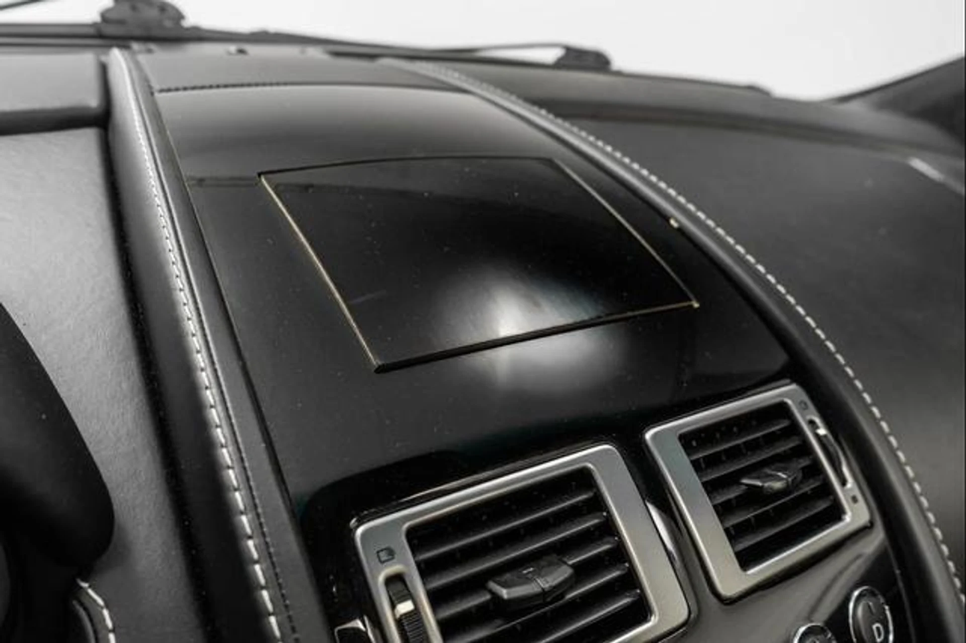 mph025_3522678723_w_IN_2ihtws7f1_L5_G8o_Rg_Us_Sw_OYA_2e9099fcb6