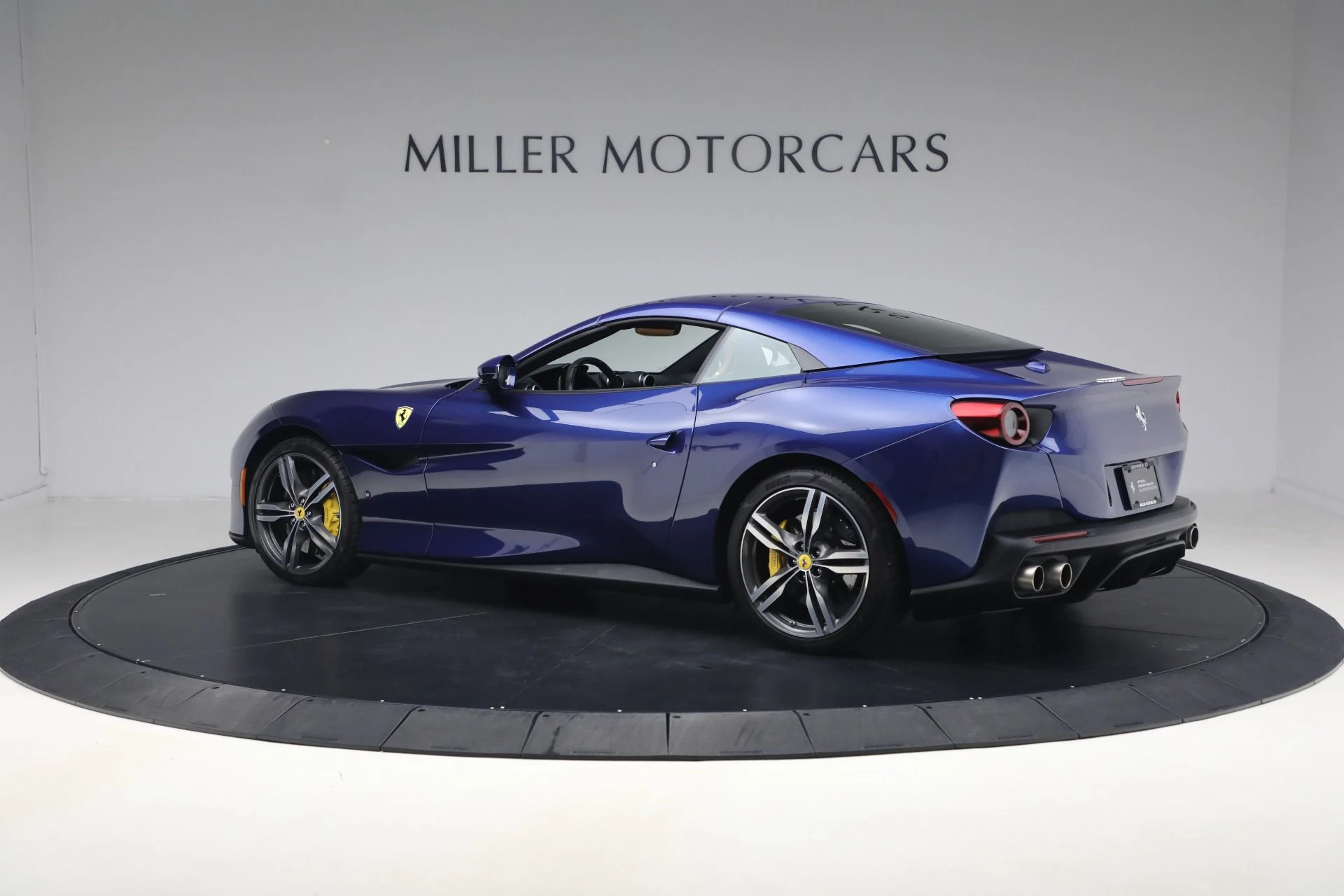 mph025_3531892310_Used_2020_Ferrari_Portofino_1775654486_f330245042