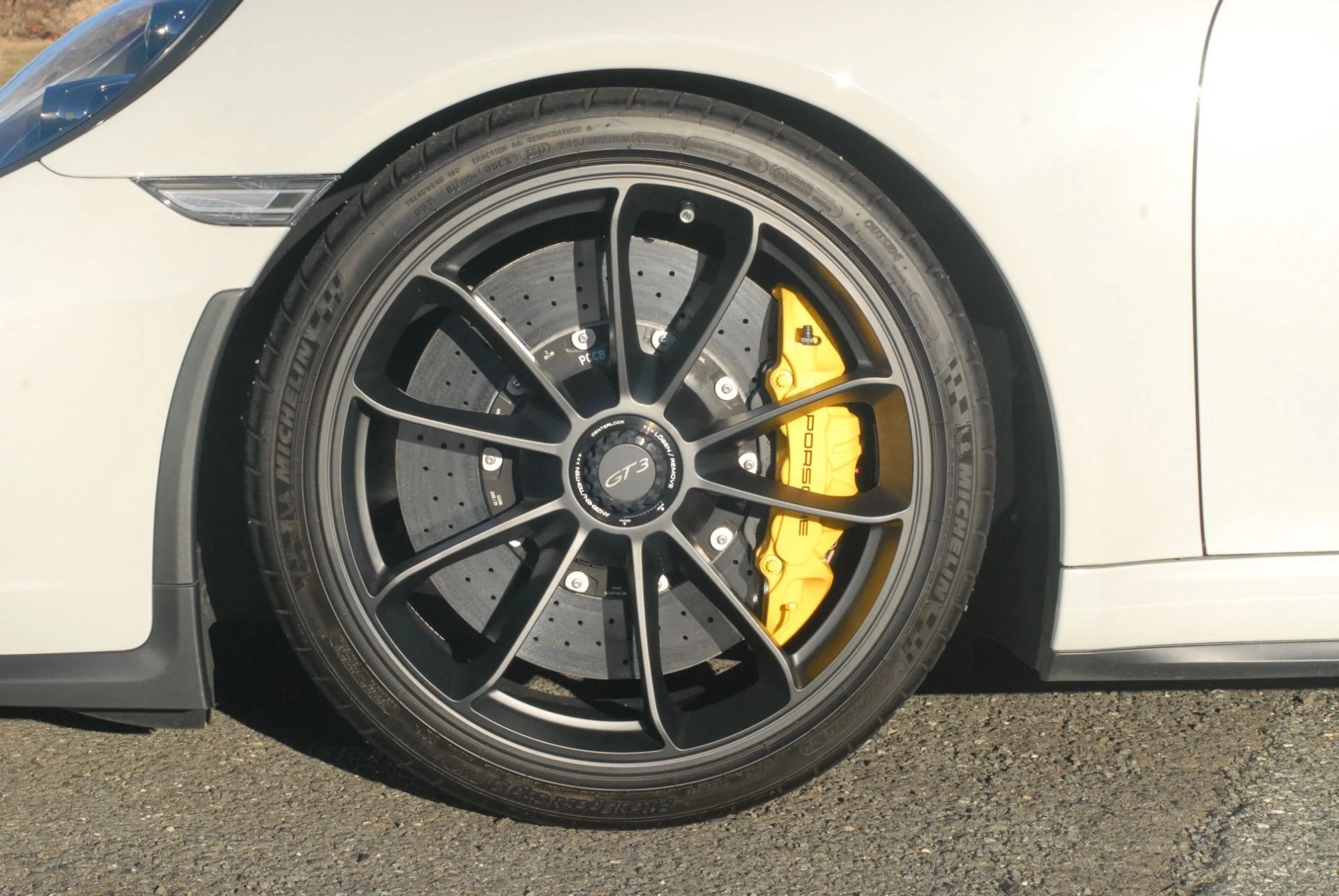 mph025_3546252149_Used_2018_Porsche_911_GT_3_1764615089_079660fd4f