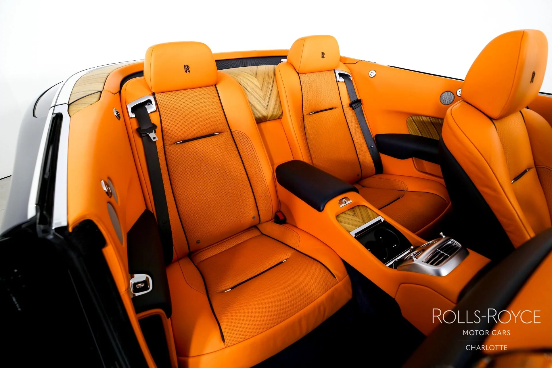 mph025_3552726003_Used_2017_Rolls_Royce_Dawn_1702592484_66bbe01367